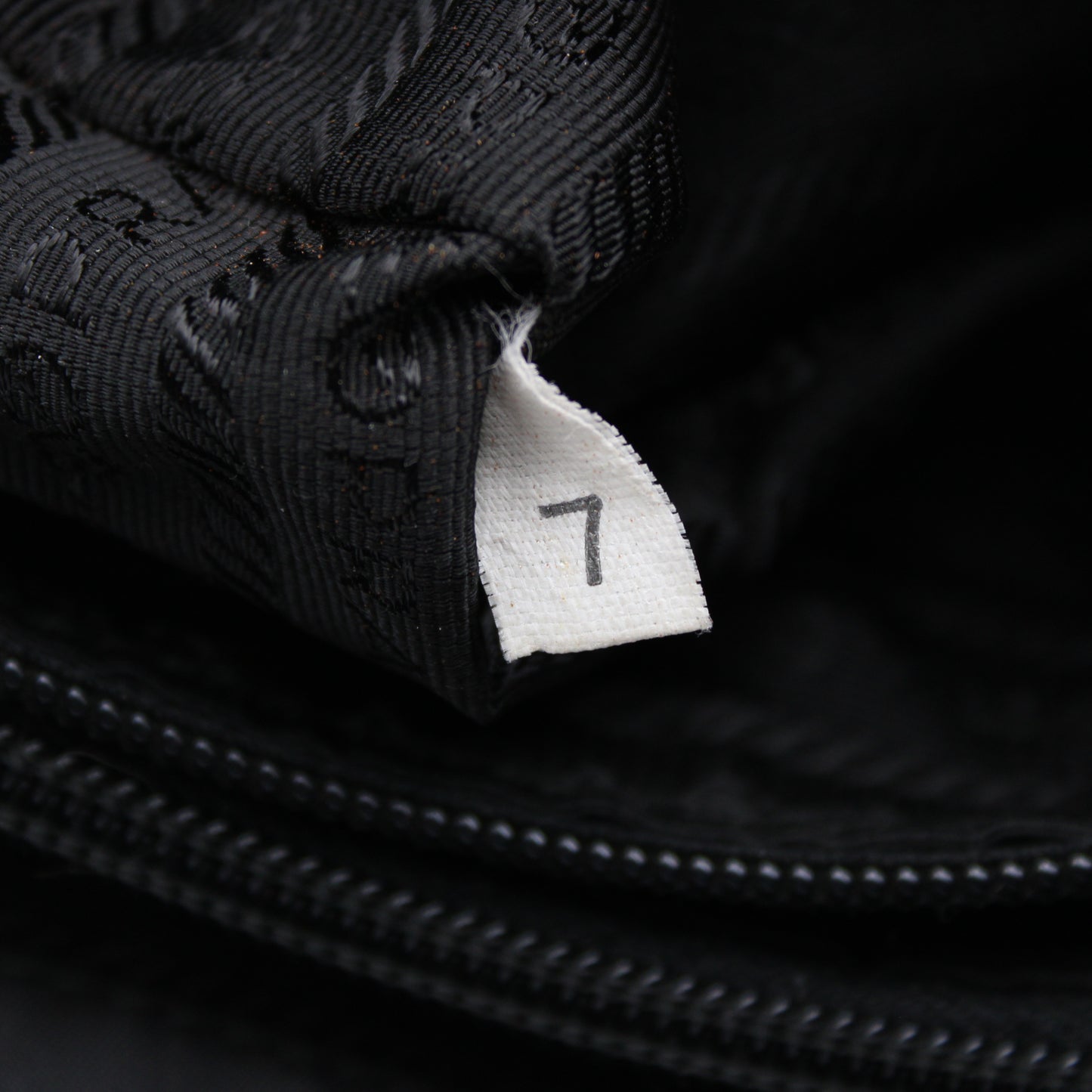 BORSA PRADA TOTE IN RE-NYLON NERA PB211