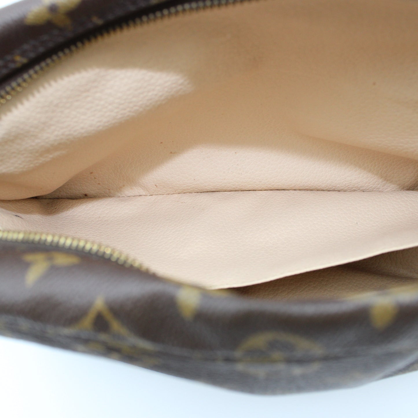 LOUIS VUITTON TROUSSE TOILETTE 28 GM LB1858