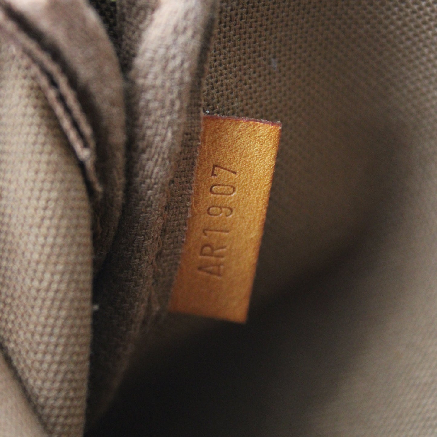 BORSA LOUIS VUITTON POCHETTE ACCESSOIRES NM MONOGRAM LB1869