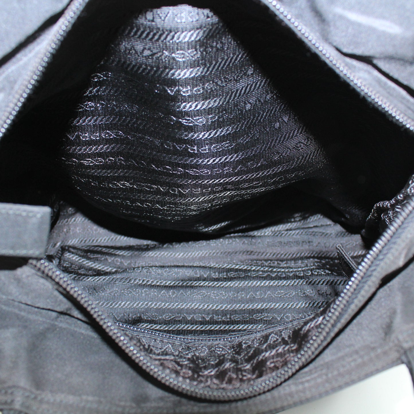 BORSA PRADA TOTE IN TELA VELA NERO PB201