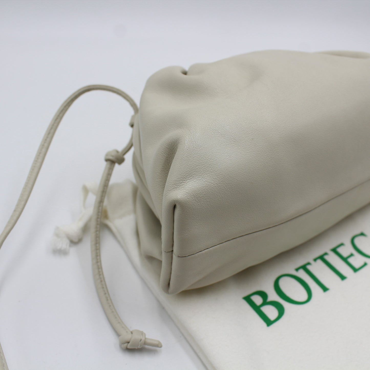 BORSA BOTTEGA VENETA MINI POUCH BIANCO OB109