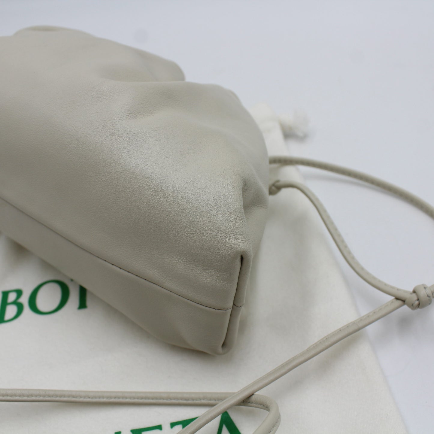 BORSA BOTTEGA VENETA MINI POUCH BIANCO OB109