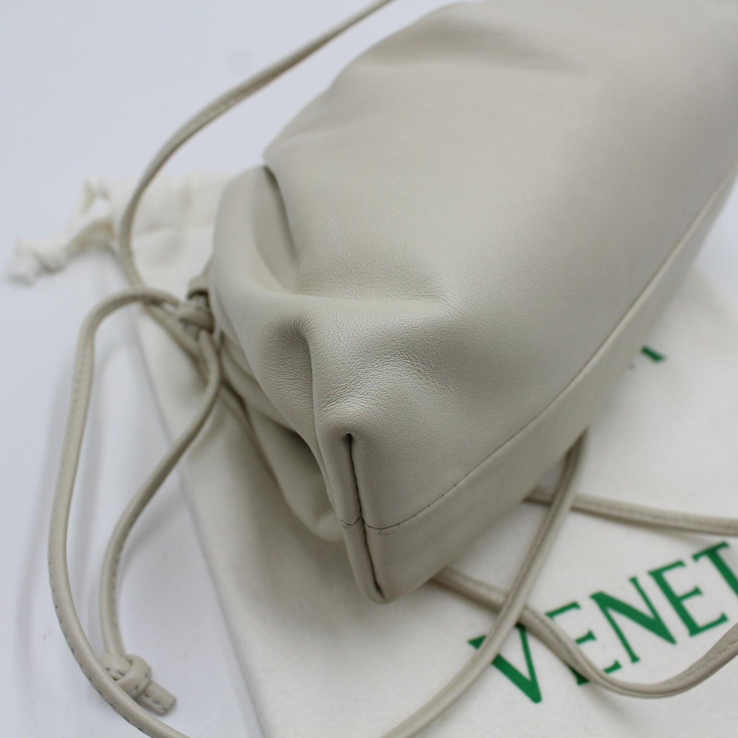 BORSA BOTTEGA VENETA MINI POUCH BIANCO OB109