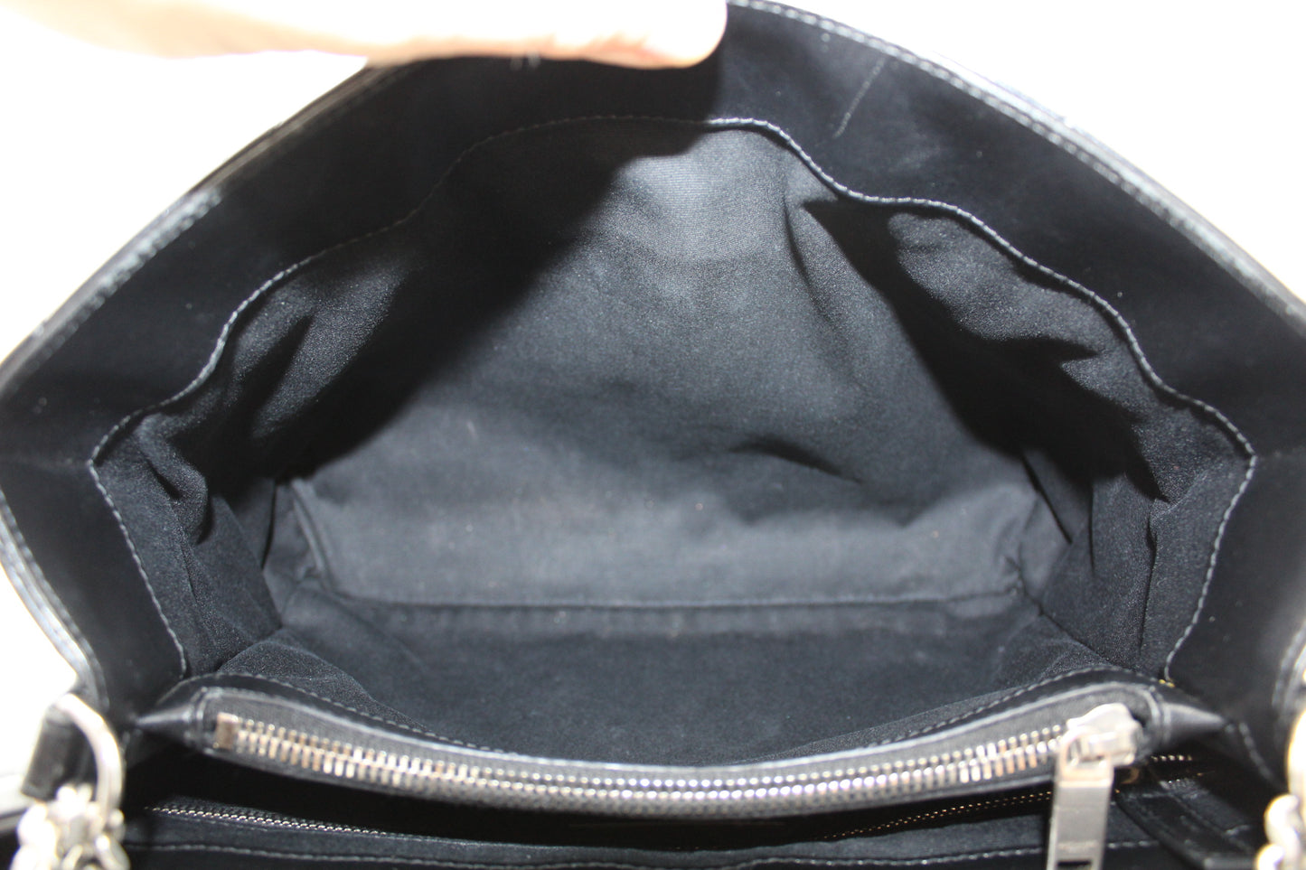 BORSA SAINT LAURENT LOULOU MEDIA IN PELLE NERA YB117