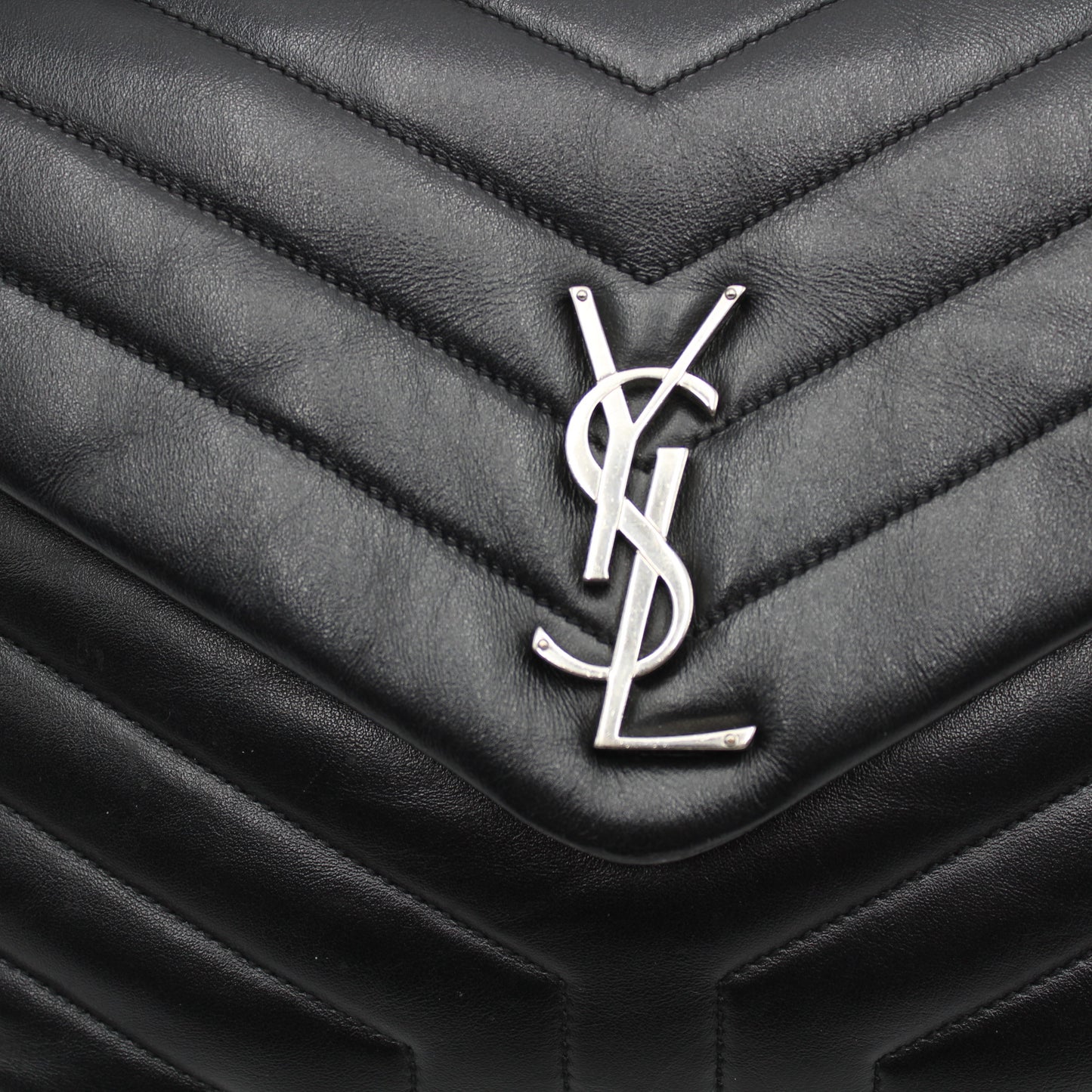 BORSA SAINT LAURENT LOULOU MEDIA IN PELLE NERA YB117
