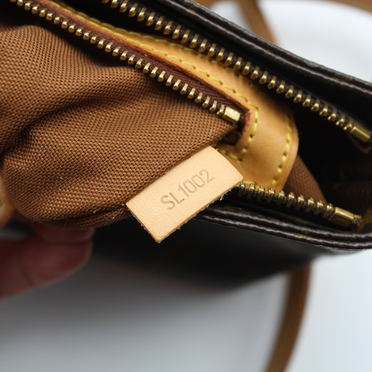 BORSA LOUIS VUITTON TROTTEUR MONOGRAM LB1792