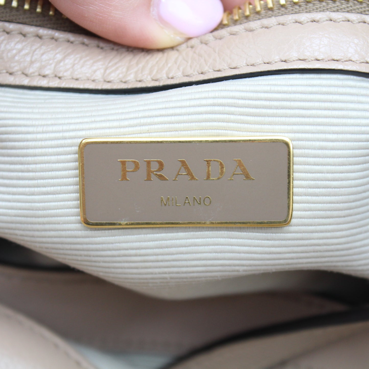 BORSA TOTE PRADA A TRACOLLA IN PELLE MARTELLATA BEIGE PB209