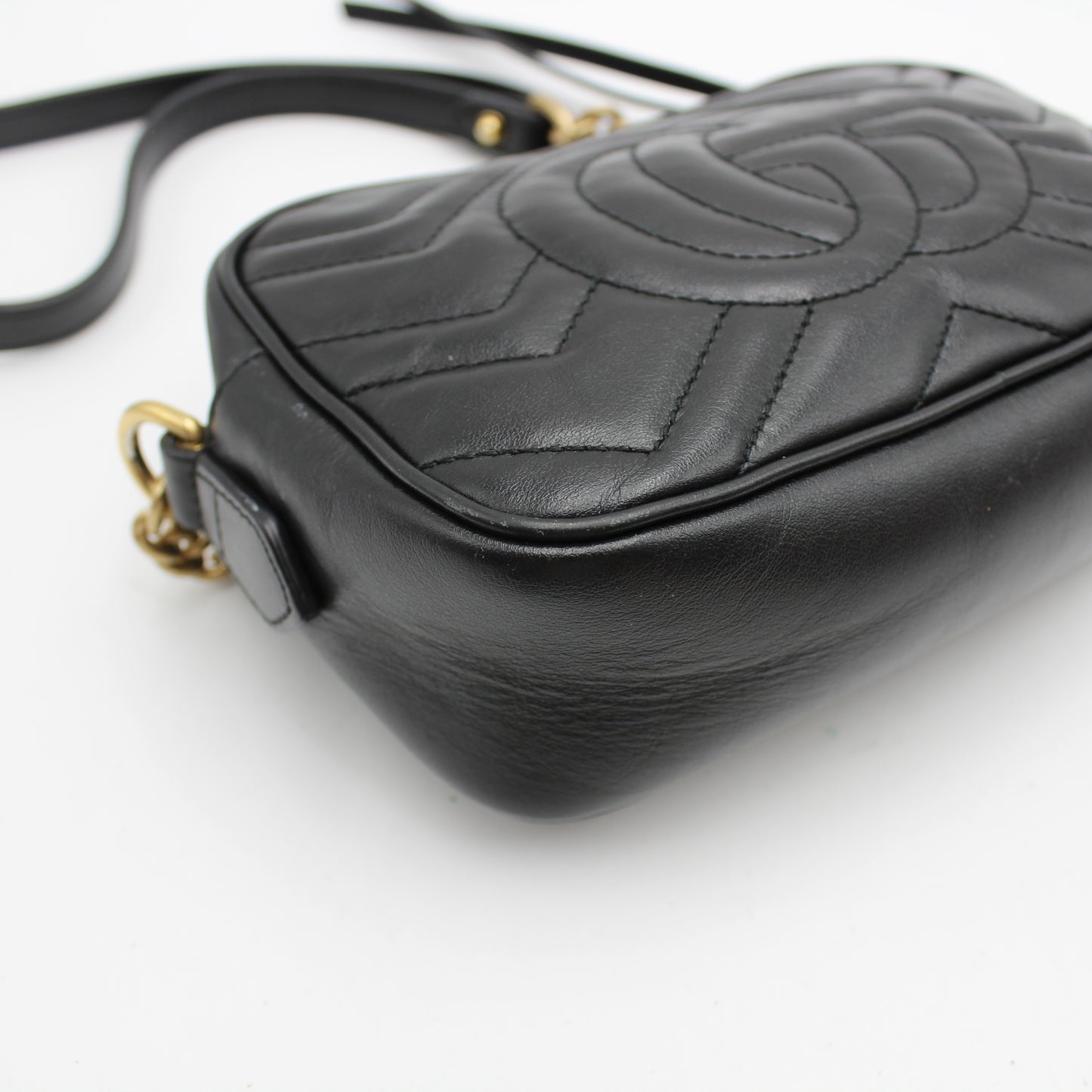 BORSA GUCCI GG MARMONT CAMERA BAG MINI MATELASSE GB216