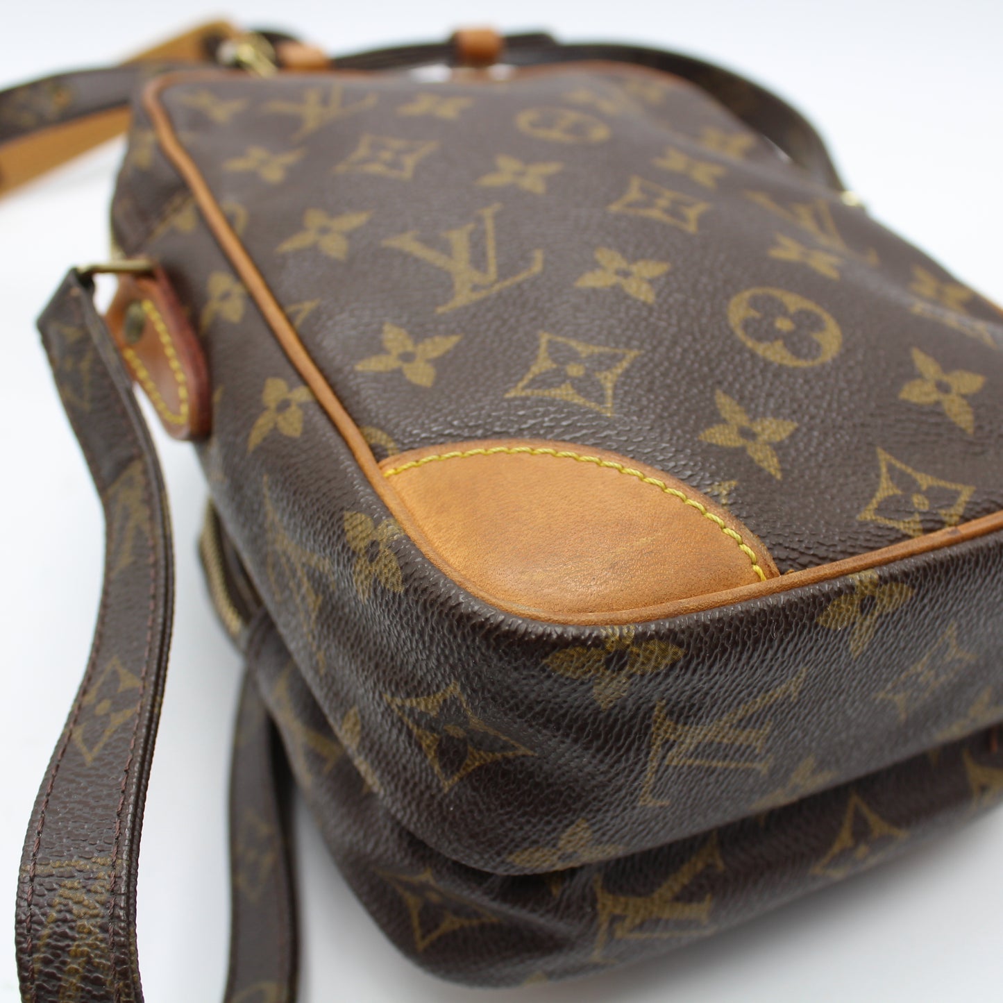 LOUIS VUITTON AMAZON SHOULDER BAG LB1038