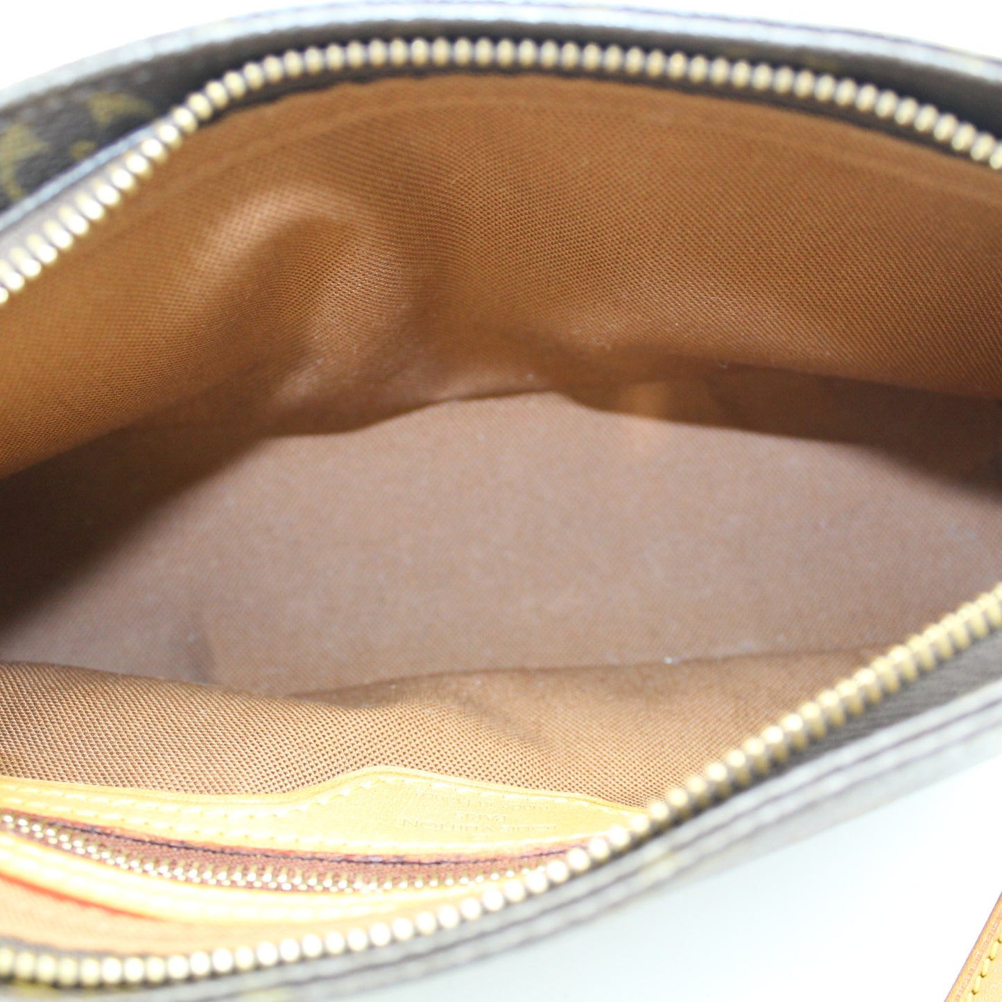 BORSA LOUIS VUITTON TROTTEUR MONOGRAM LB1813