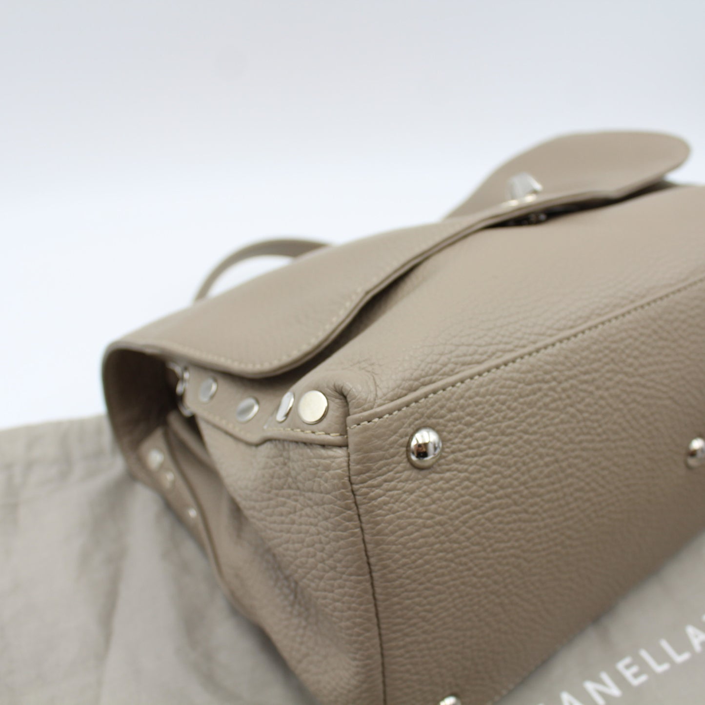 BORSA POSTINA ZANELLATO IN PELLE MARTELLATA GREY CRETA SMALL ZB121