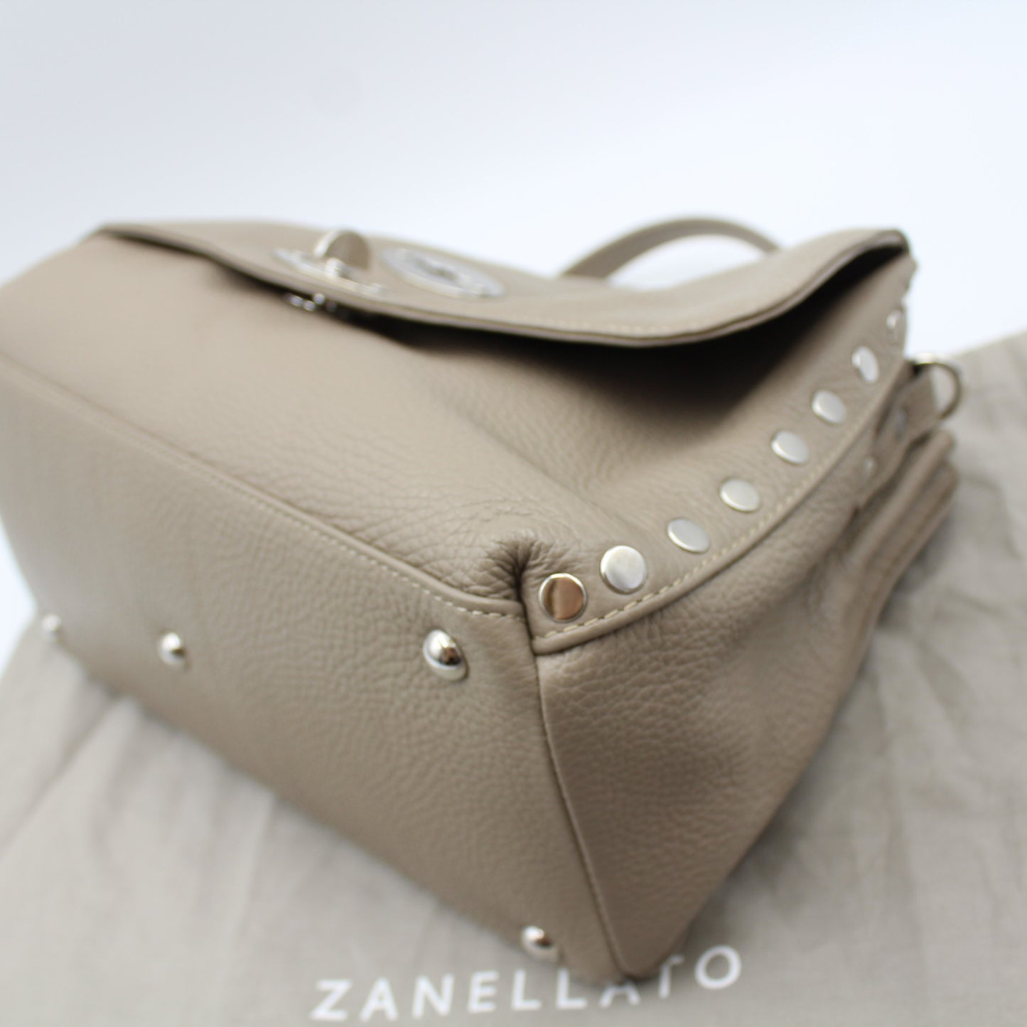 BORSA POSTINA ZANELLATO IN PELLE MARTELLATA GREY CRETA SMALL ZB121