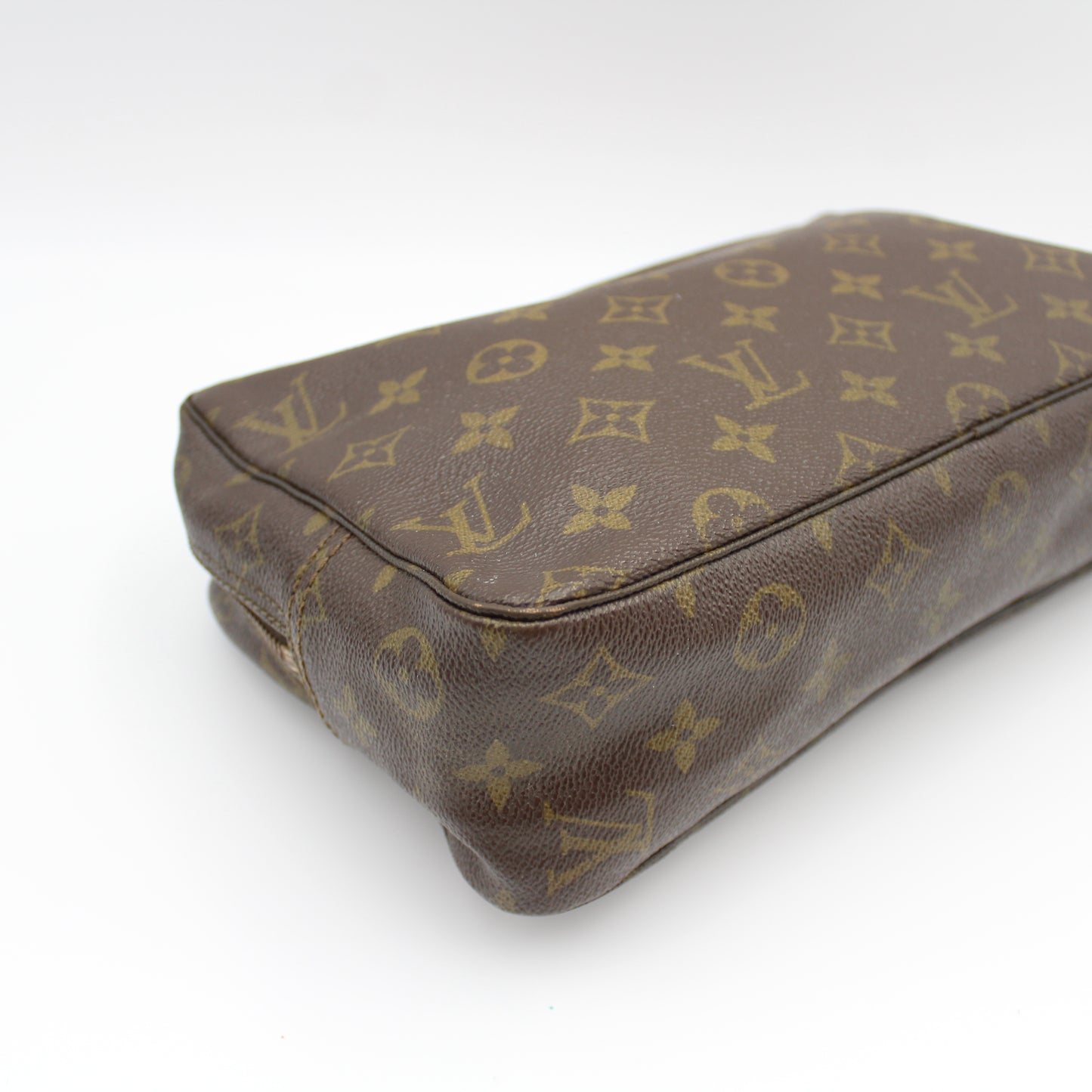 LOUIS VUITTON TROUSSE DE TOILETTE 28 GM MONOGRAM LB1417