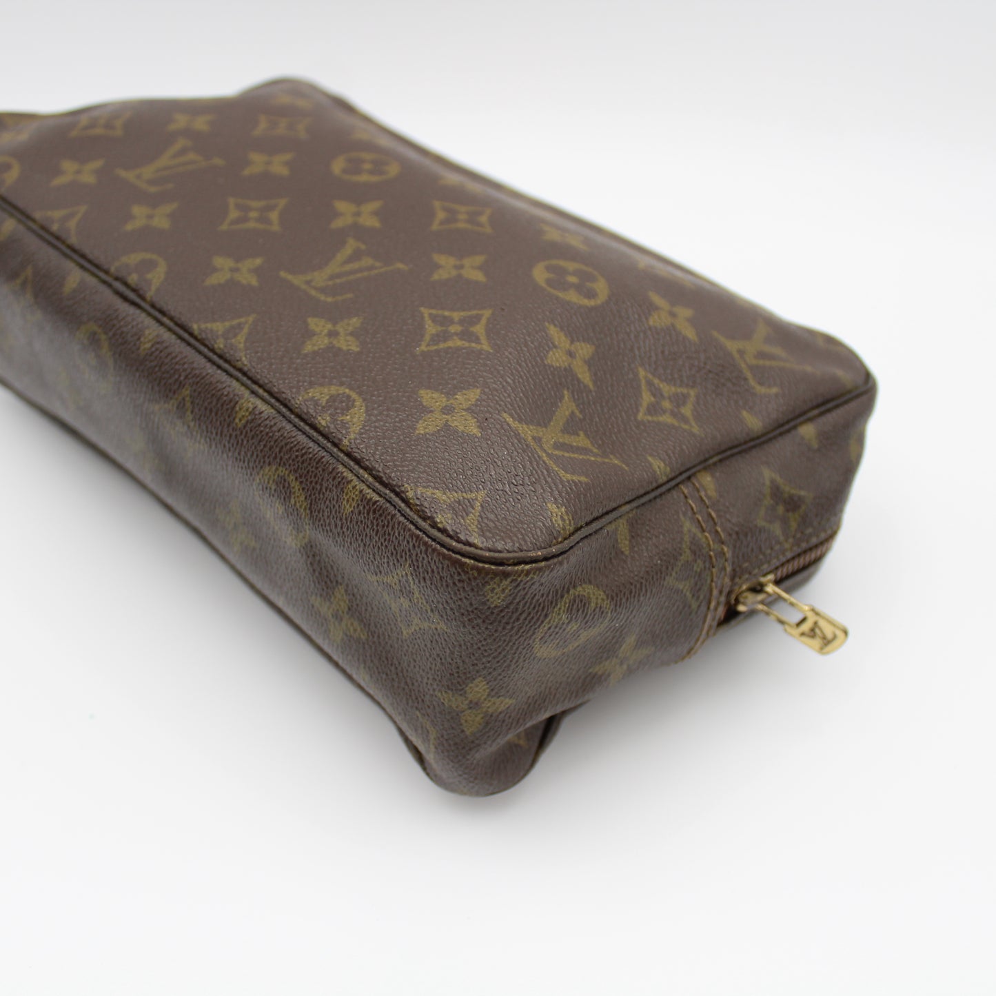 LOUIS VUITTON TROUSSE DE TOILETTE 28 GM MONOGRAM LB1417