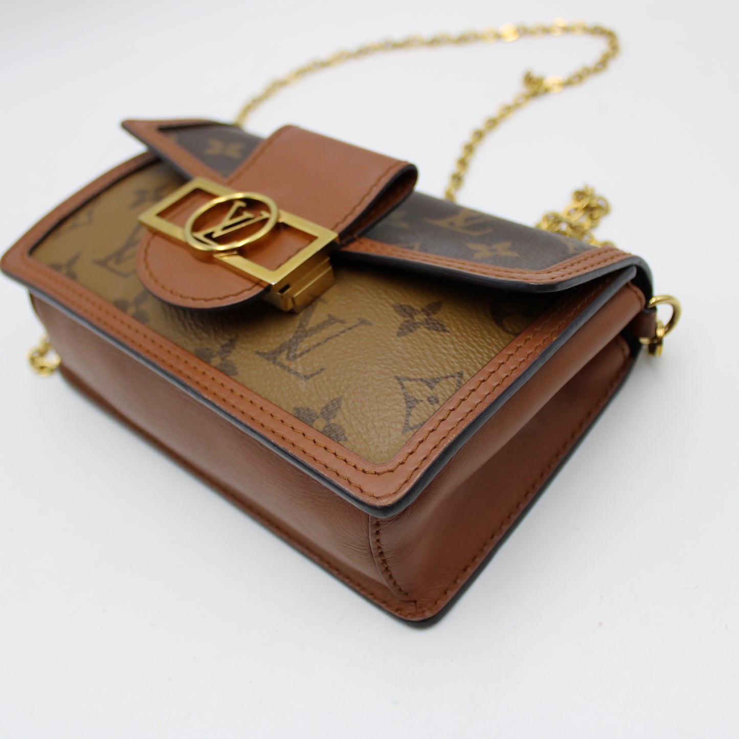 LOUIS VUITTON DAUPHINE WOC LB1854