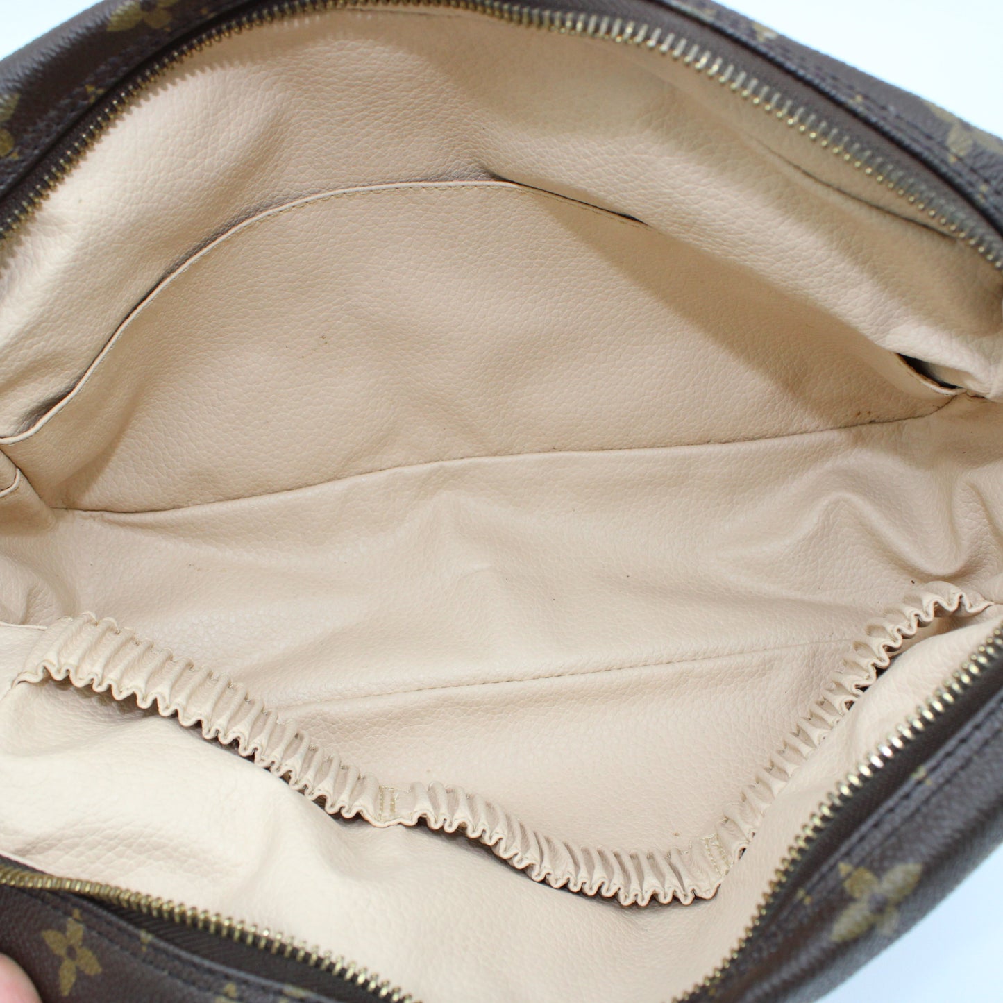 LOUIS VUITTON TROUSSE TOILETTE 28 GM LB1858