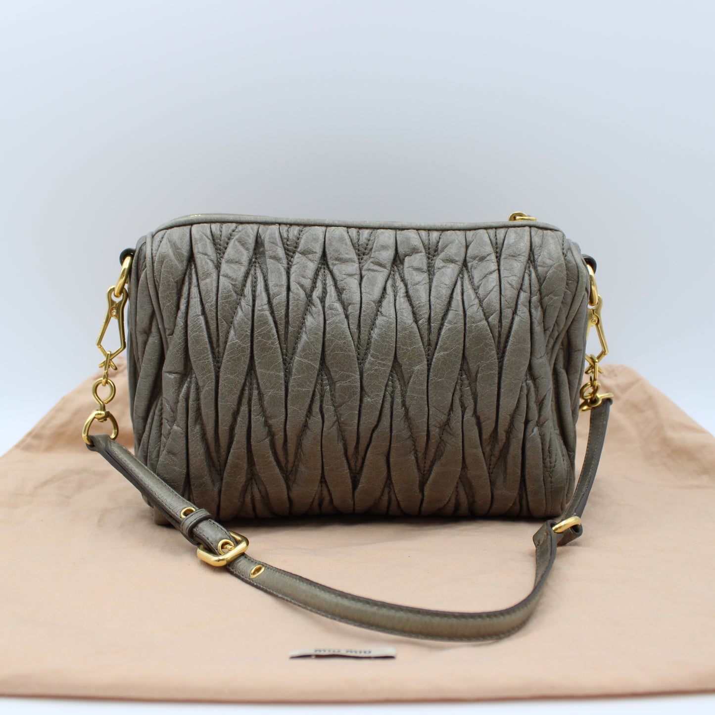 BORSA MIU MIU MATELASSE IN PELLE DI AGNELLO GRIGIO MB111