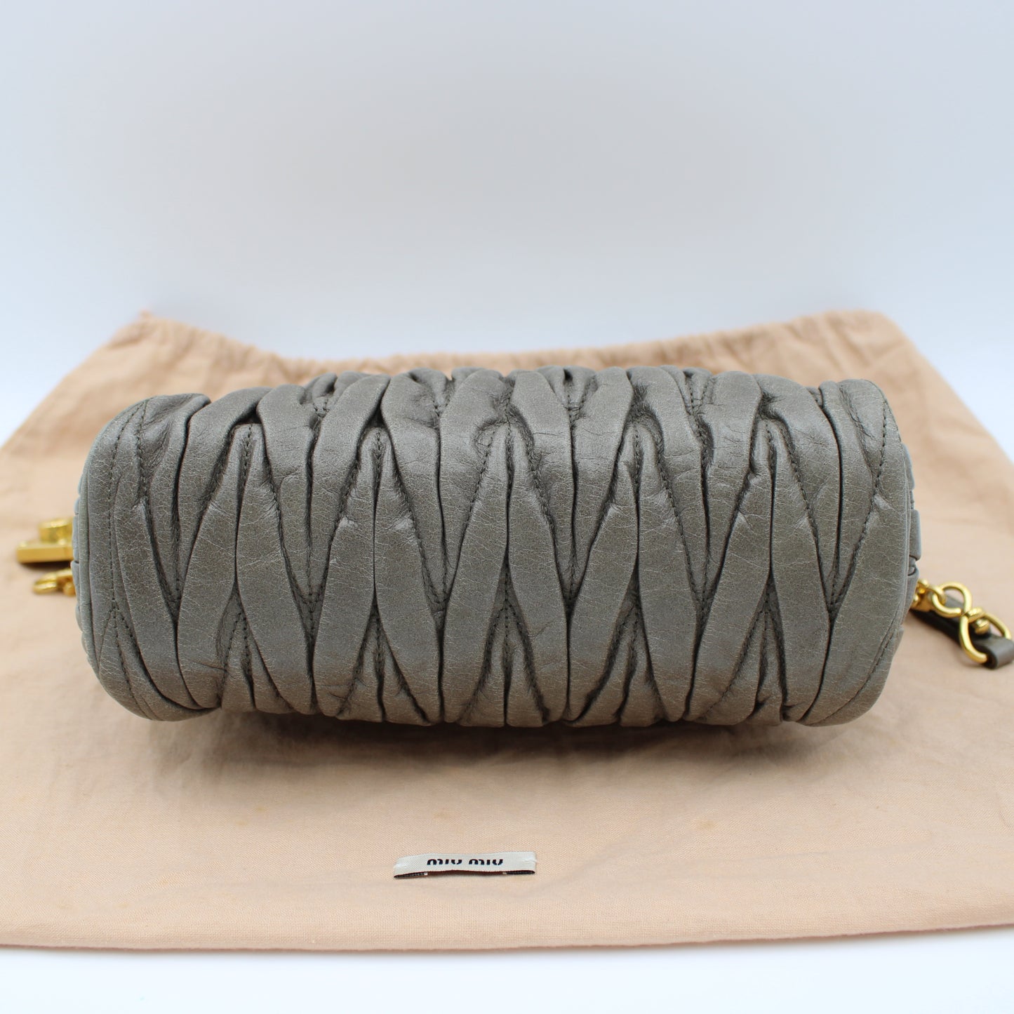 BORSA MIU MIU MATELASSE IN PELLE DI AGNELLO GRIGIO MB111