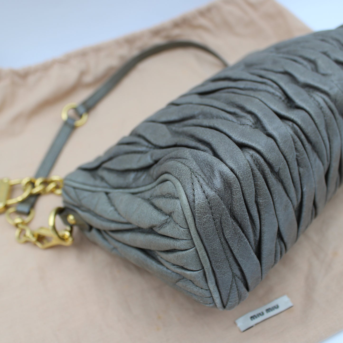 BORSA MIU MIU MATELASSE IN PELLE DI AGNELLO GRIGIO MB111