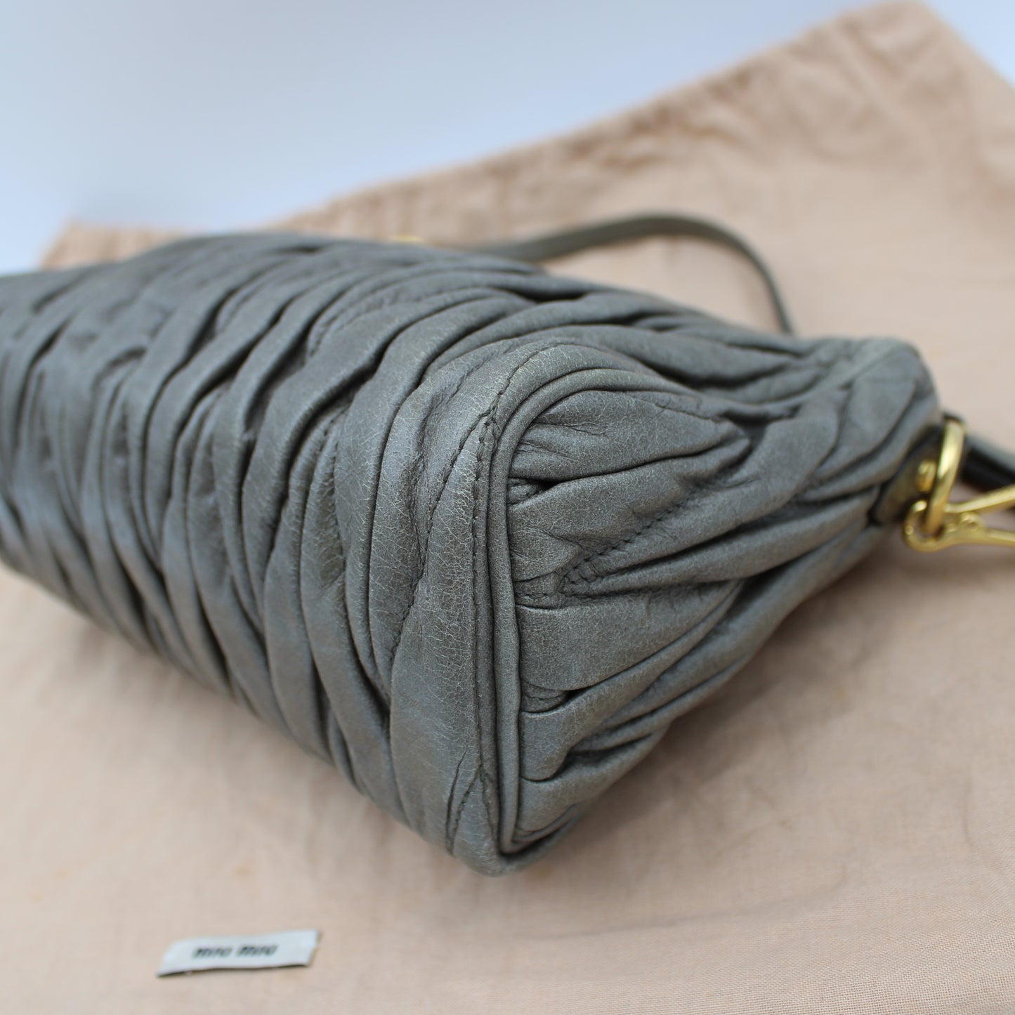 BORSA MIU MIU MATELASSE IN PELLE DI AGNELLO GRIGIO MB111