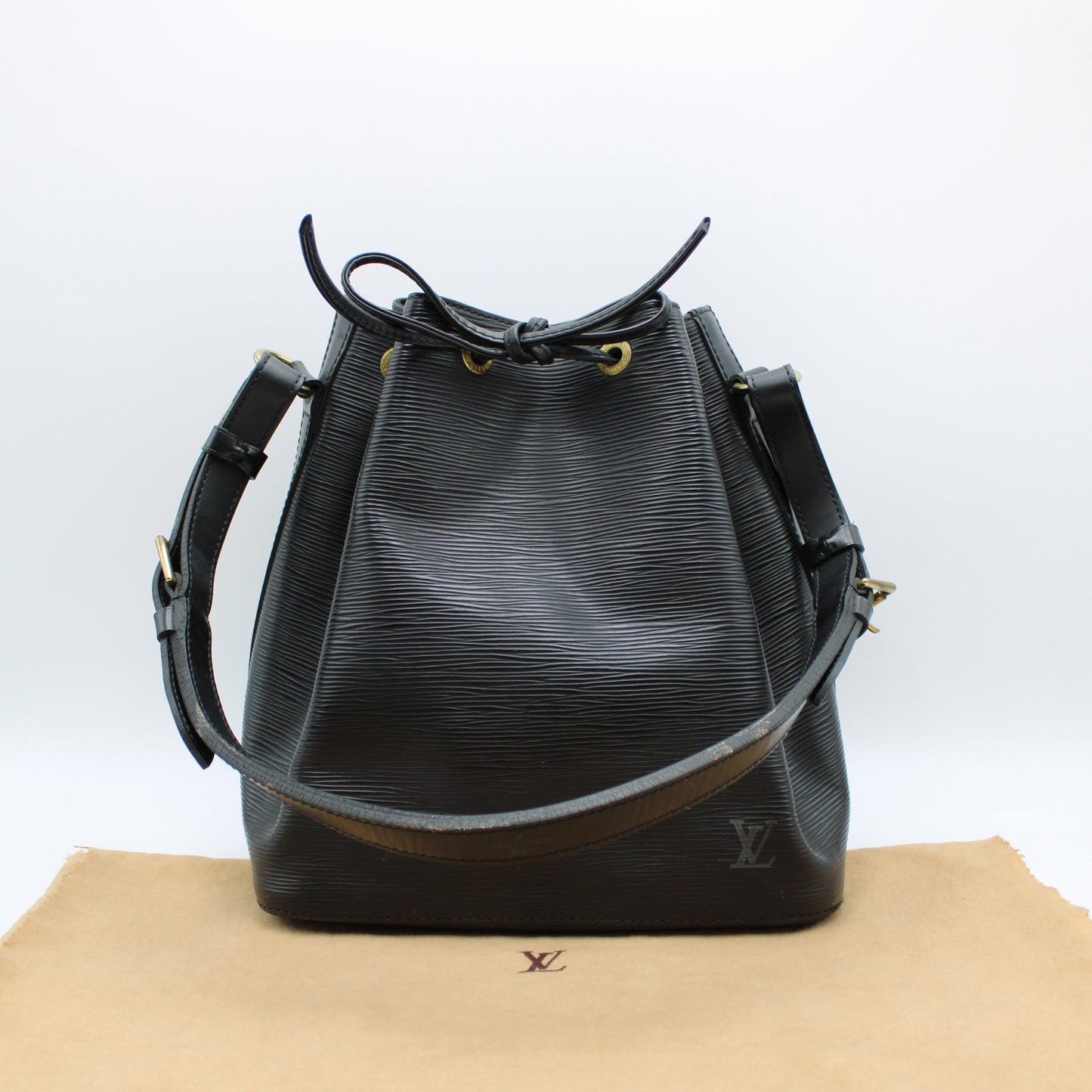 BORSA LOUIS VUITTON PETIT NOE IN PELLE EPI NERA LB1881