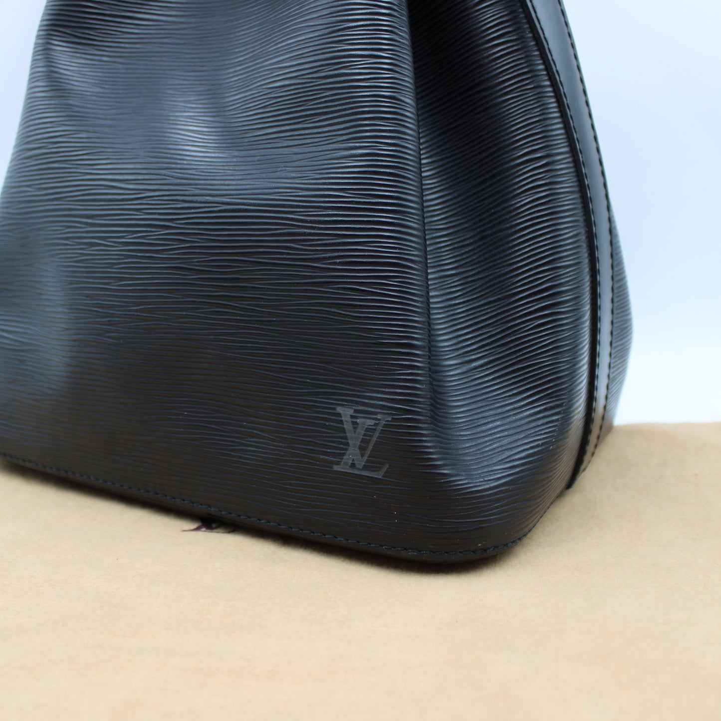 BORSA LOUIS VUITTON PETIT NOE IN PELLE EPI NERA LB1881
