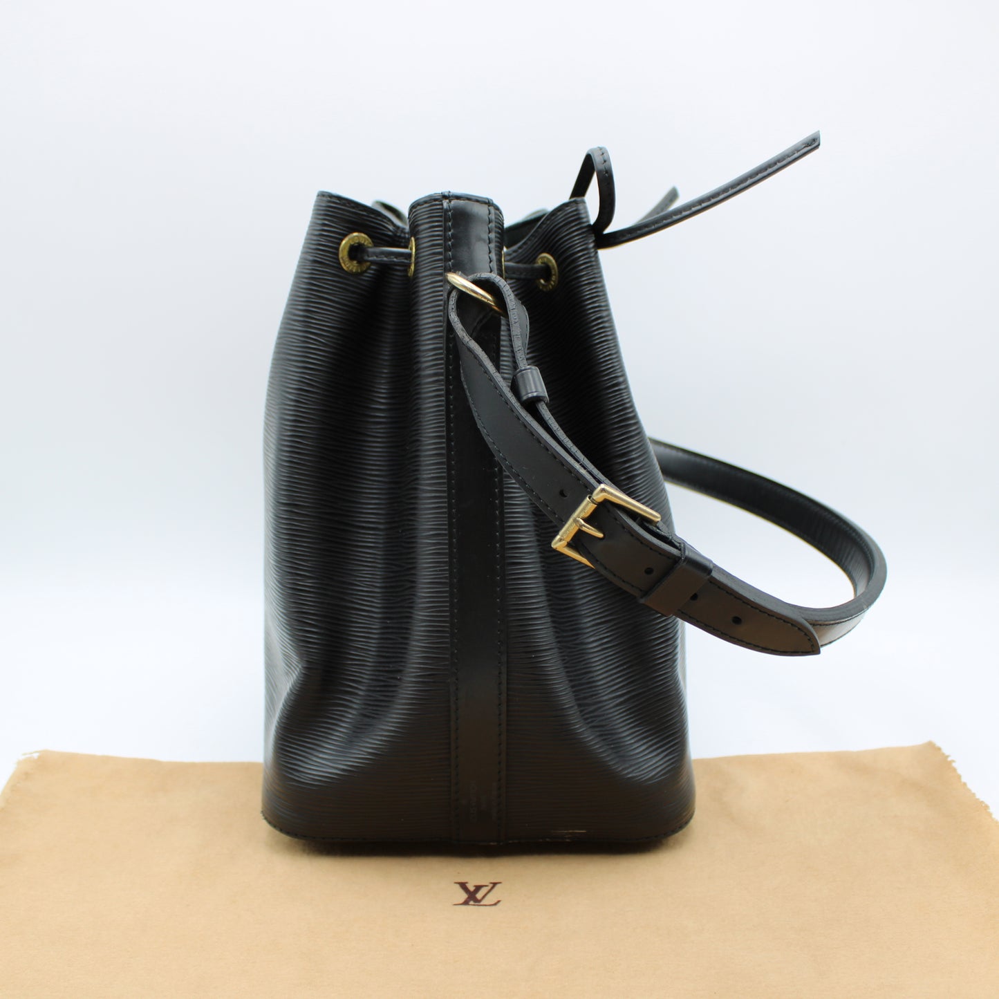 BORSA LOUIS VUITTON PETIT NOE IN PELLE EPI NERA LB1881