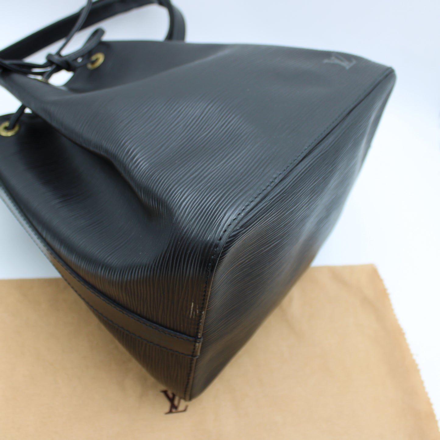 BORSA LOUIS VUITTON PETIT NOE IN PELLE EPI NERA LB1881
