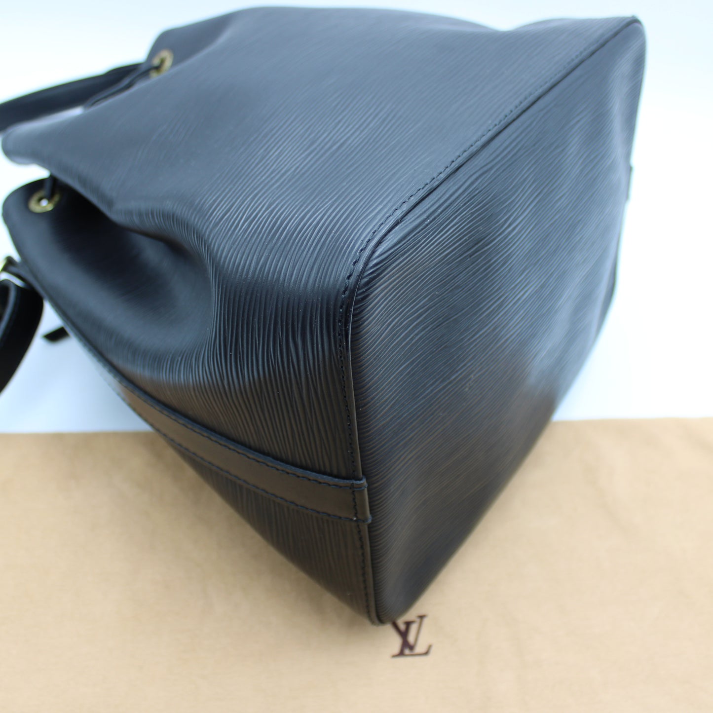 BORSA LOUIS VUITTON PETIT NOE IN PELLE EPI NERA LB1881