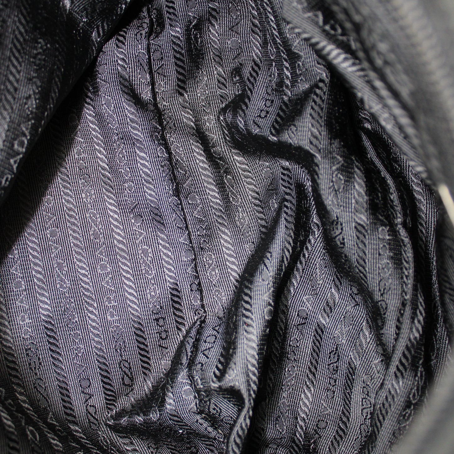 BORSA PRADA IN TELA VELA NERA MESSENGER PB215