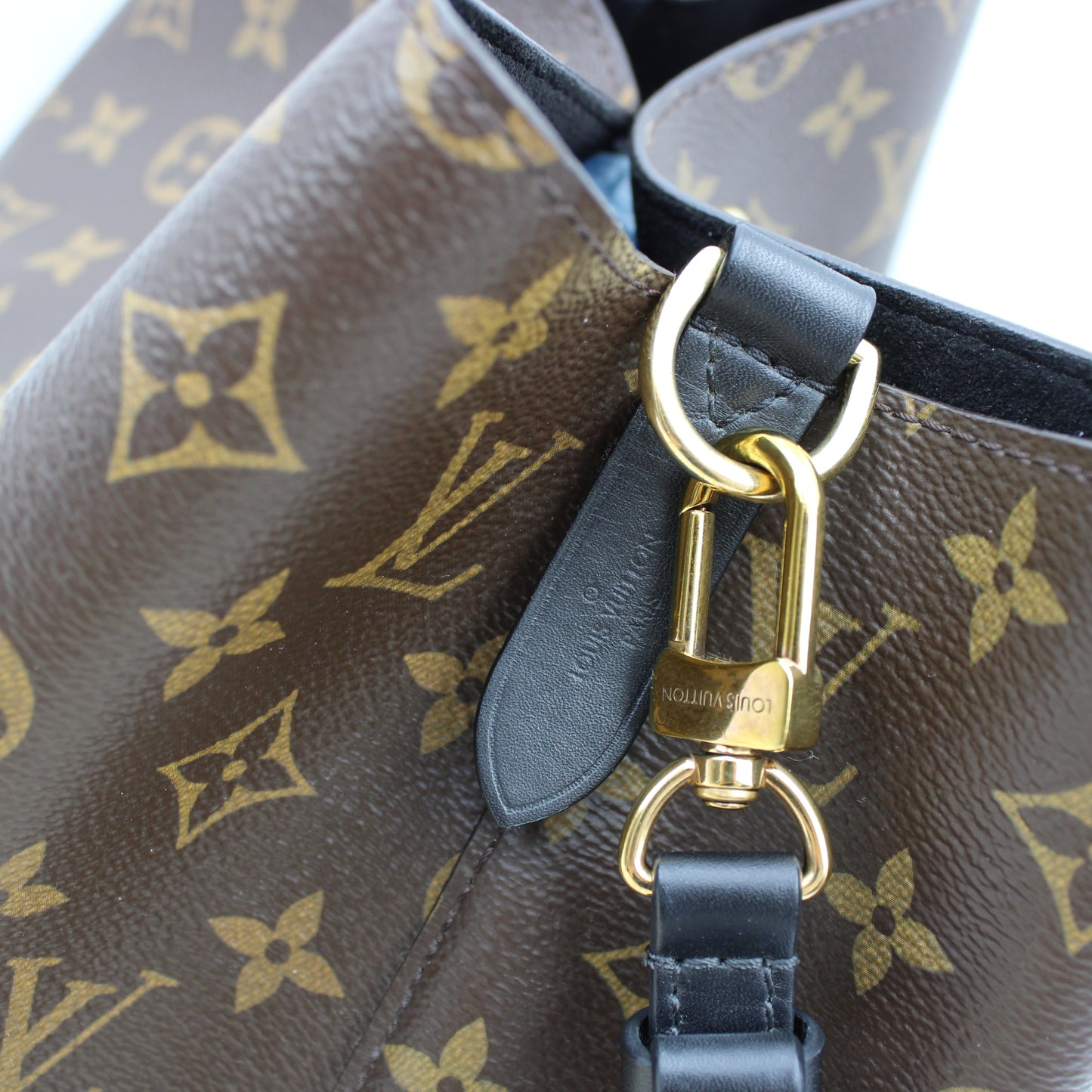BORSA SECCHIELLO LOUIS VUITTON NEONOE NERA LB1896