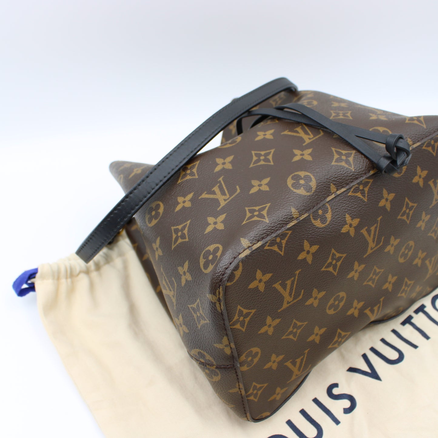 BORSA SECCHIELLO LOUIS VUITTON NEONOE NERA LB1896