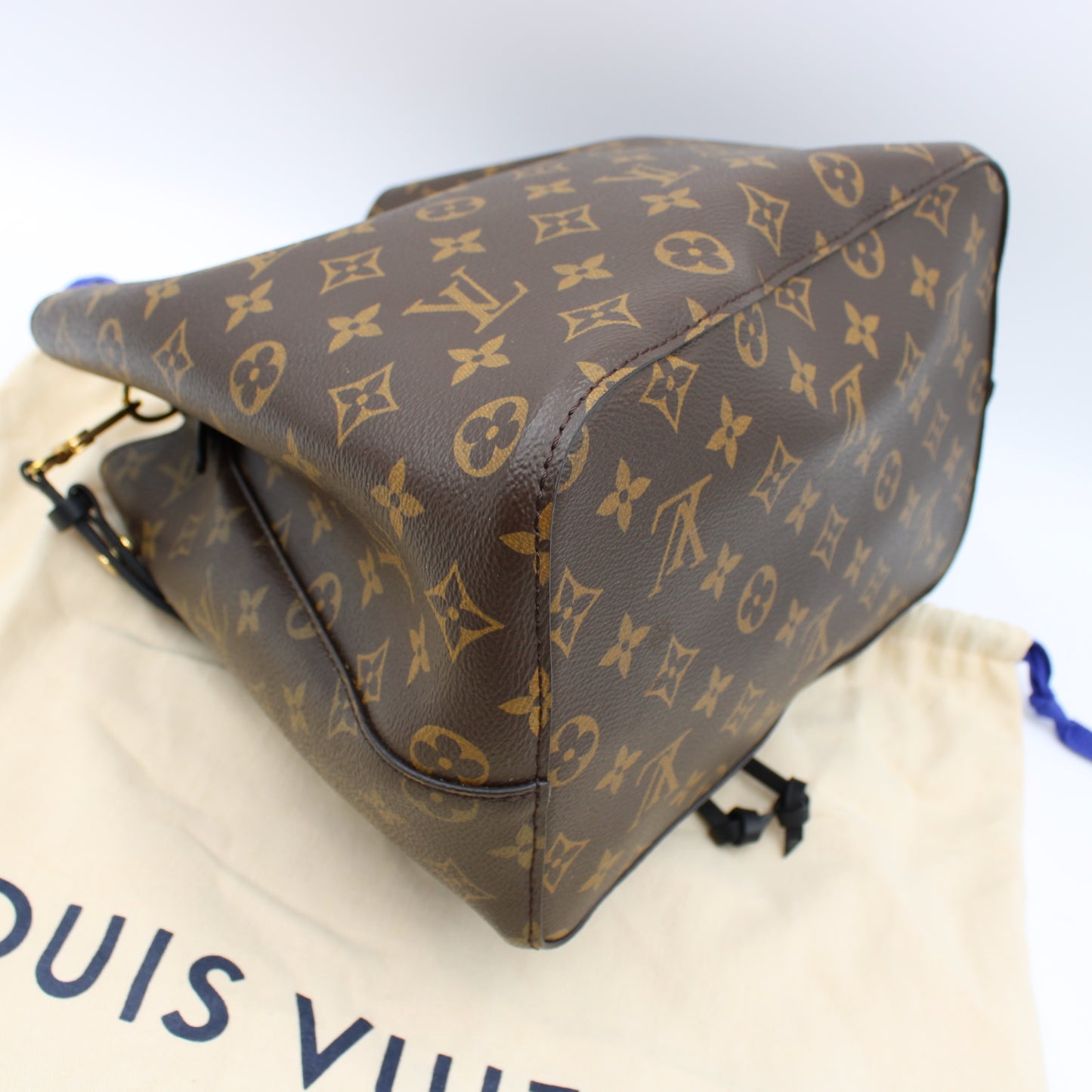 BORSA SECCHIELLO LOUIS VUITTON NEONOE NERA LB1896