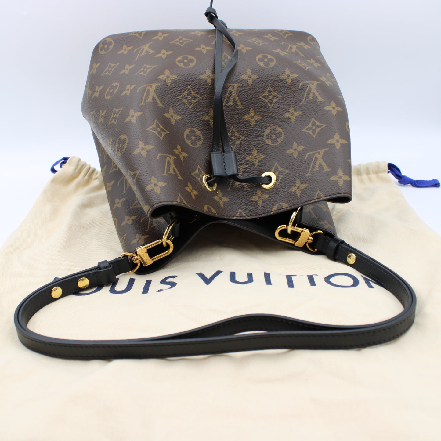 BORSA SECCHIELLO LOUIS VUITTON NEONOE NERA LB1896