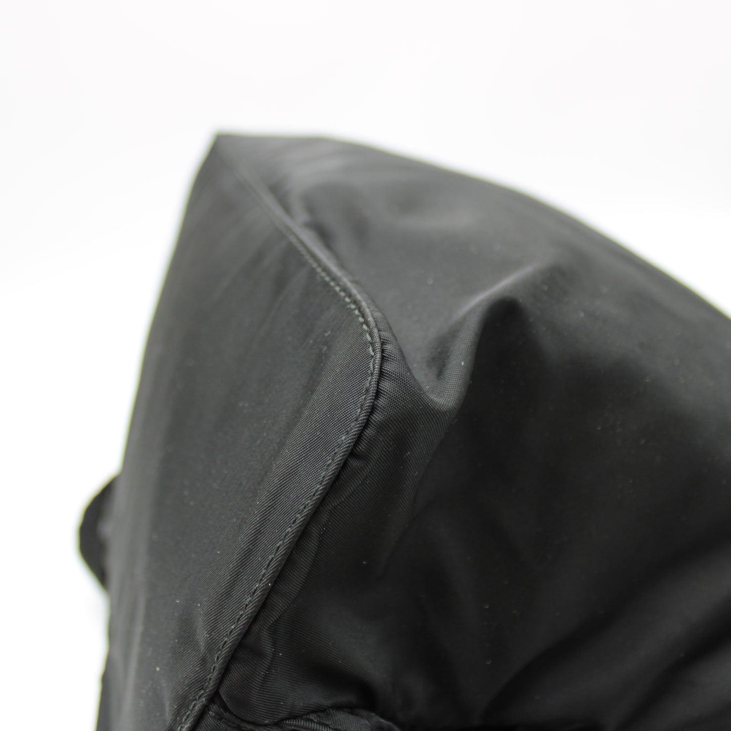 ZAINO PRADA IN RE-NYLON NERO MEDIO PB217