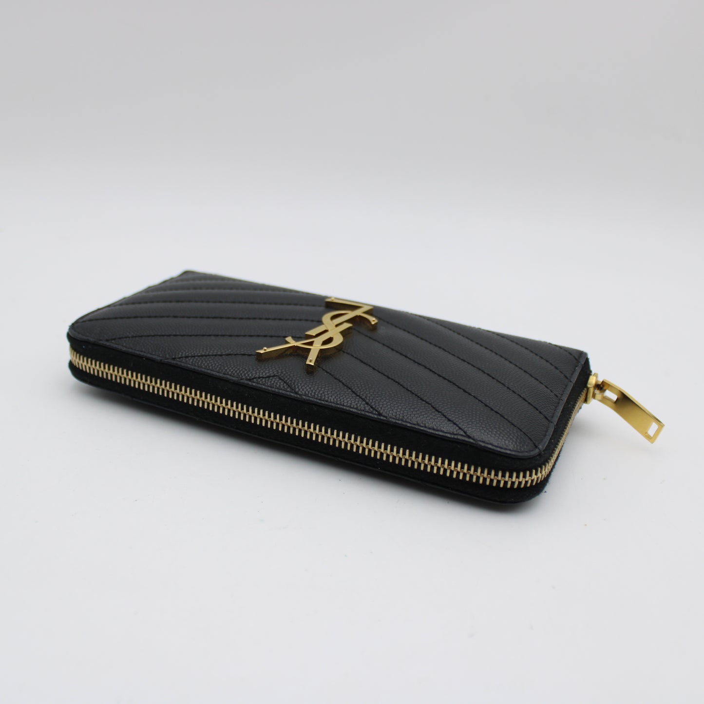 SAINT LAURENT CASSANDRE MATELASSÉ PORTAFOGLI CON ZIP IN PELLE GOFFRATA GRAIN DE POUDRE YA106
