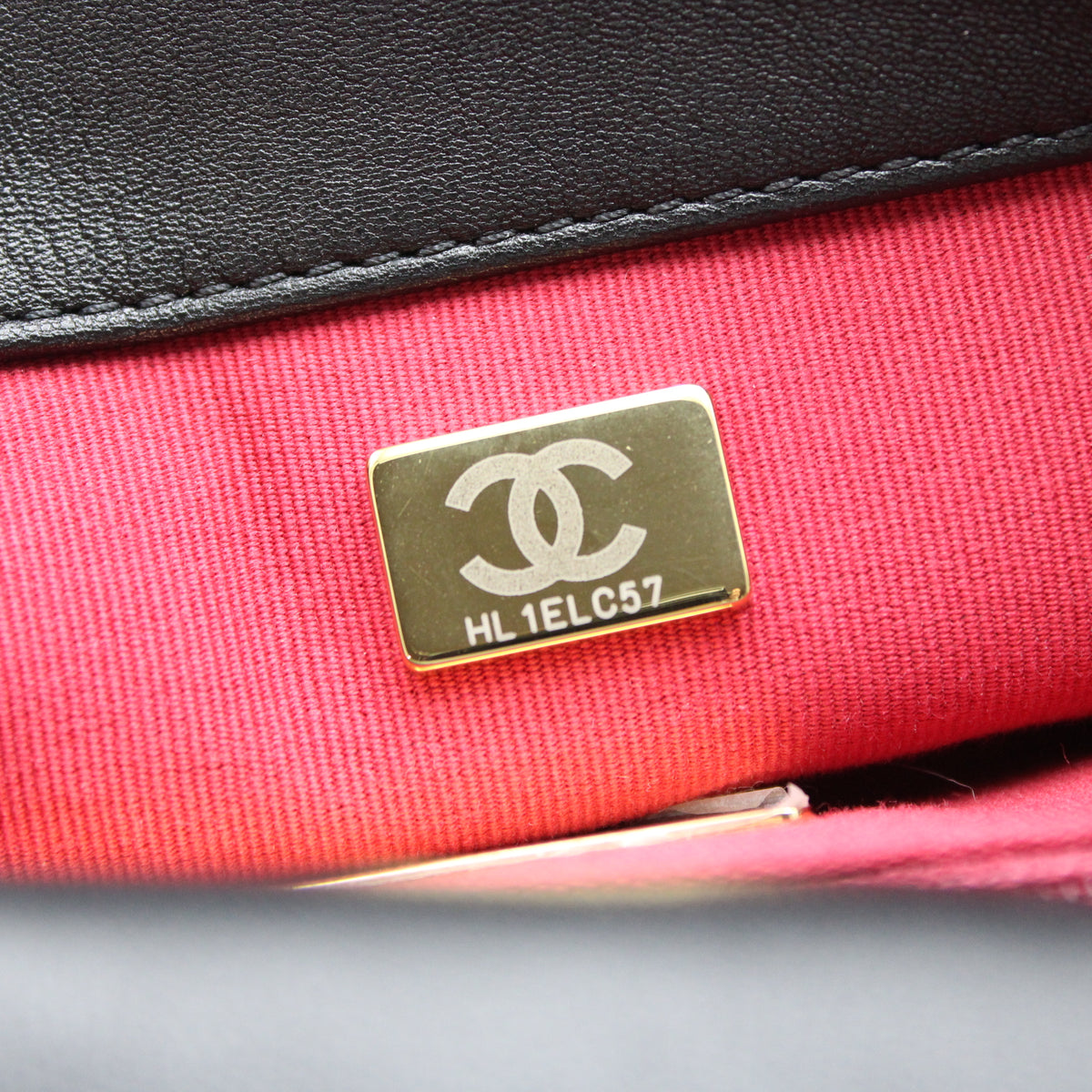 BORSA CHANEL 19 IN PELLE NERA CB270