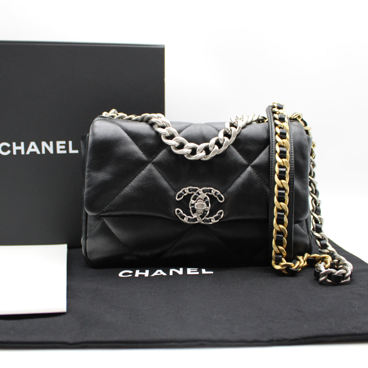 BORSA CHANEL 19 IN PELLE NERA CB270
