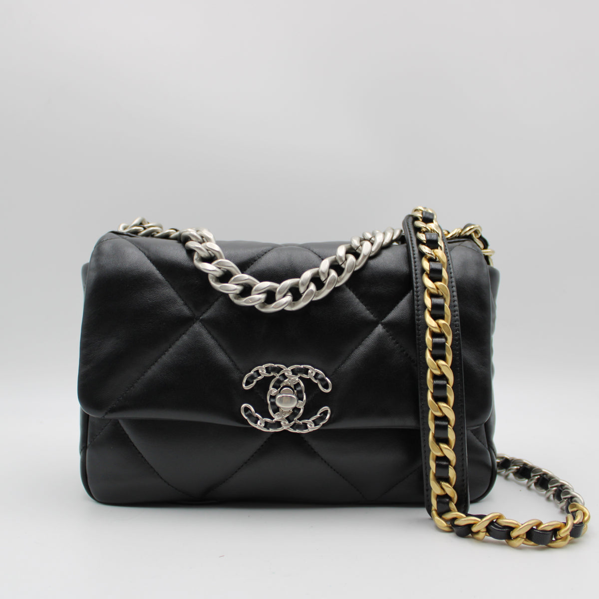 BORSA CHANEL 19 IN PELLE NERA CB270