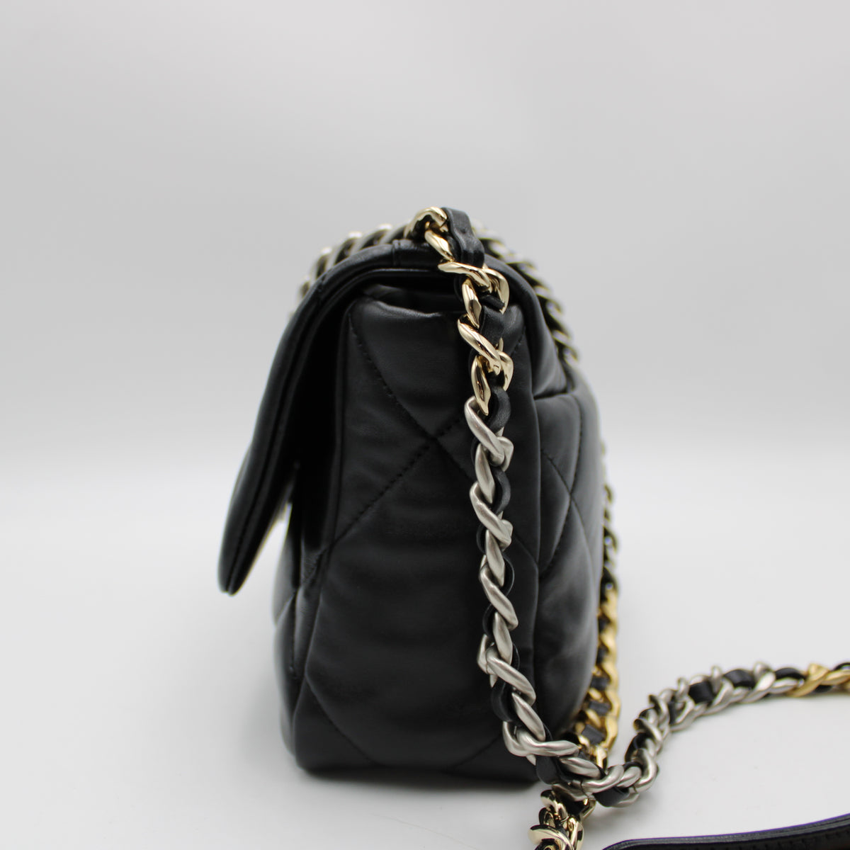 BORSA CHANEL 19 IN PELLE NERA CB270