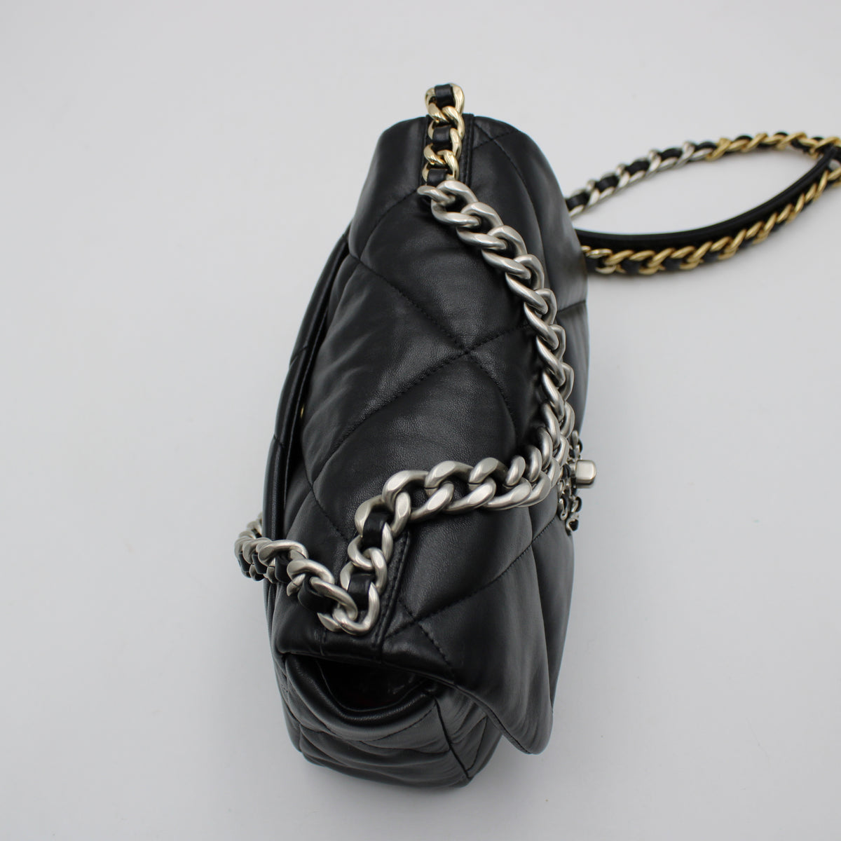 BORSA CHANEL 19 IN PELLE NERA CB270