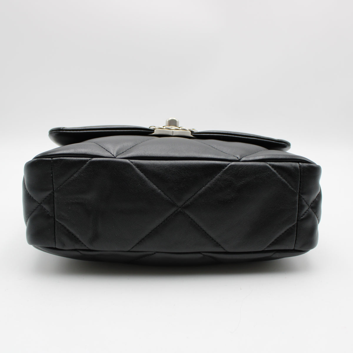 BORSA CHANEL 19 IN PELLE NERA CB270