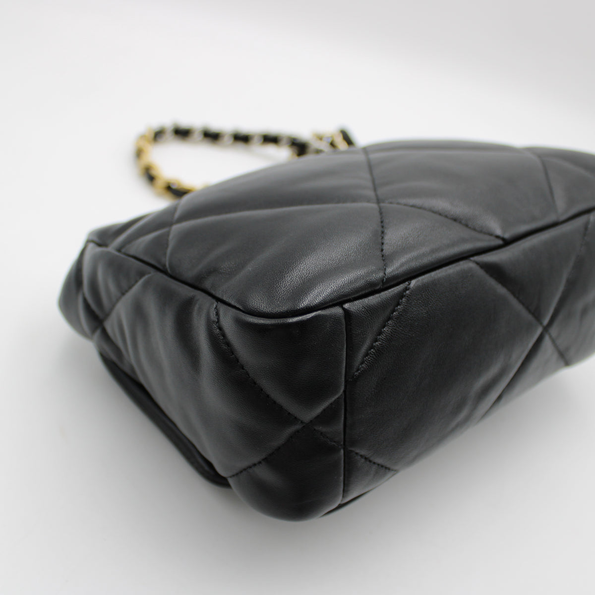 BORSA CHANEL 19 IN PELLE NERA CB270
