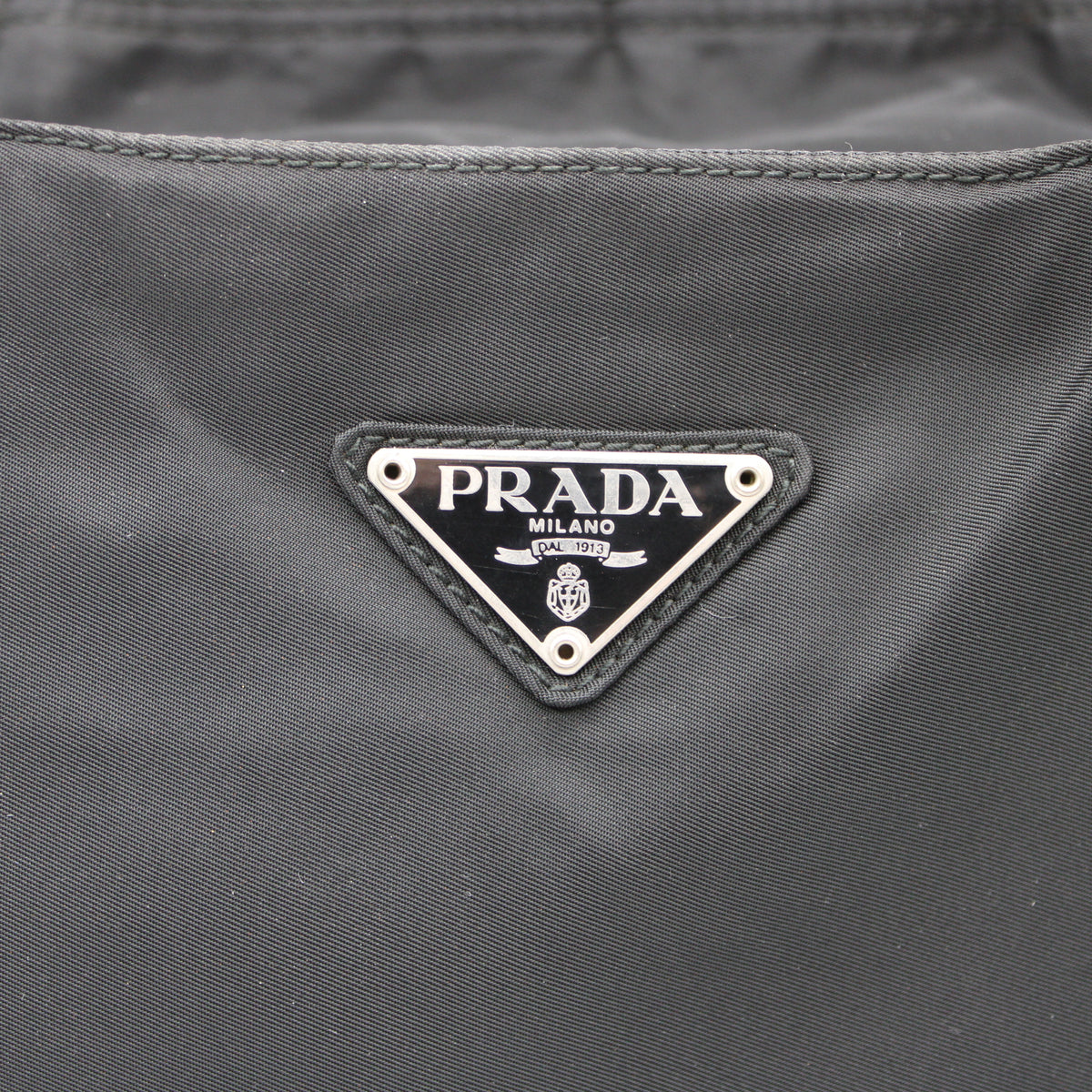 BORSA TOTE PRADA IN TELA VELA NERO PB218