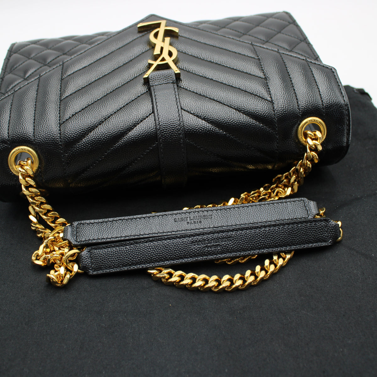BORSA SAINT LAURENT ENVELOPE MEDIUM IN PELLE CAVIAR NERA YB123