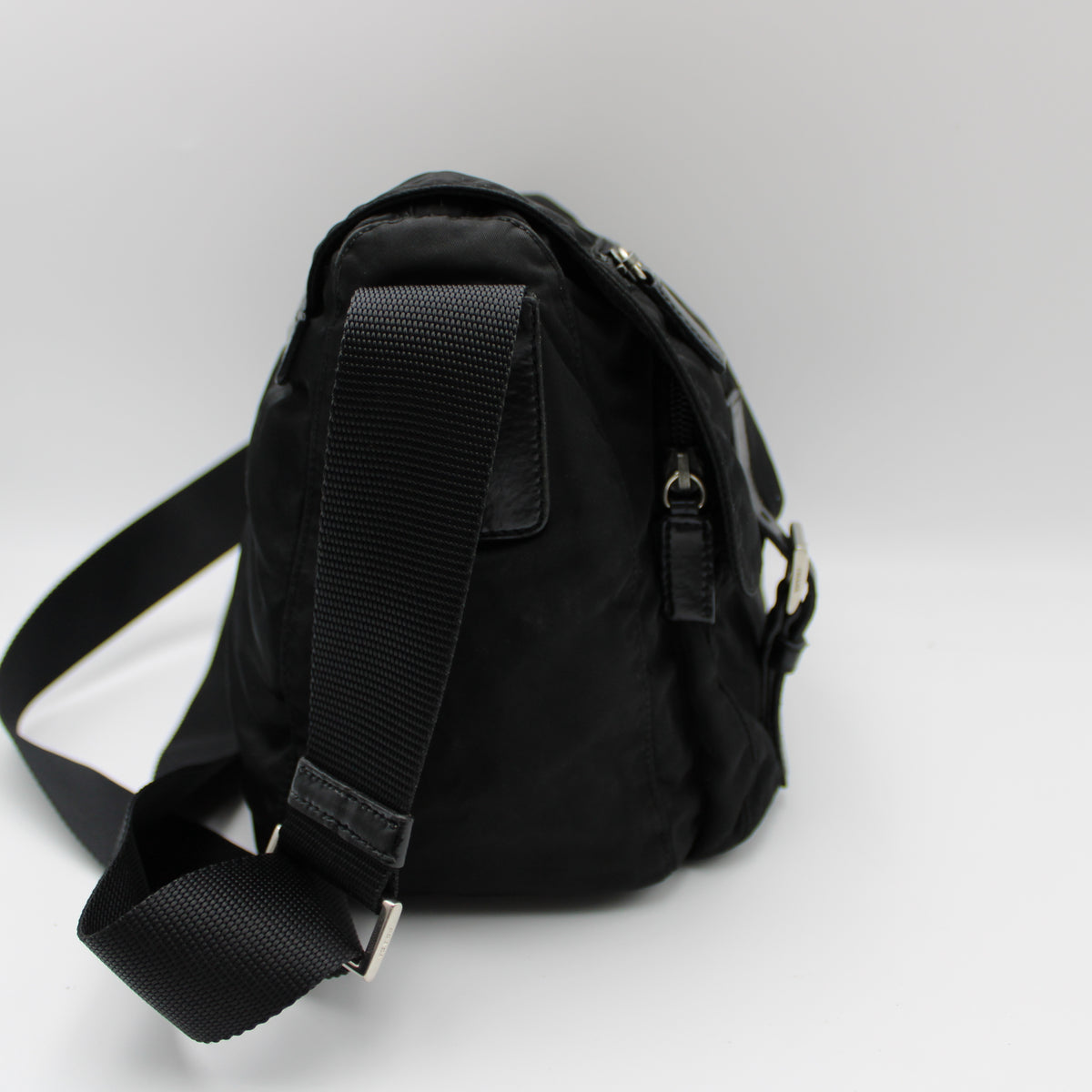 BORSA PRADA IN RE-NYLON NERA MESSENGER PB220