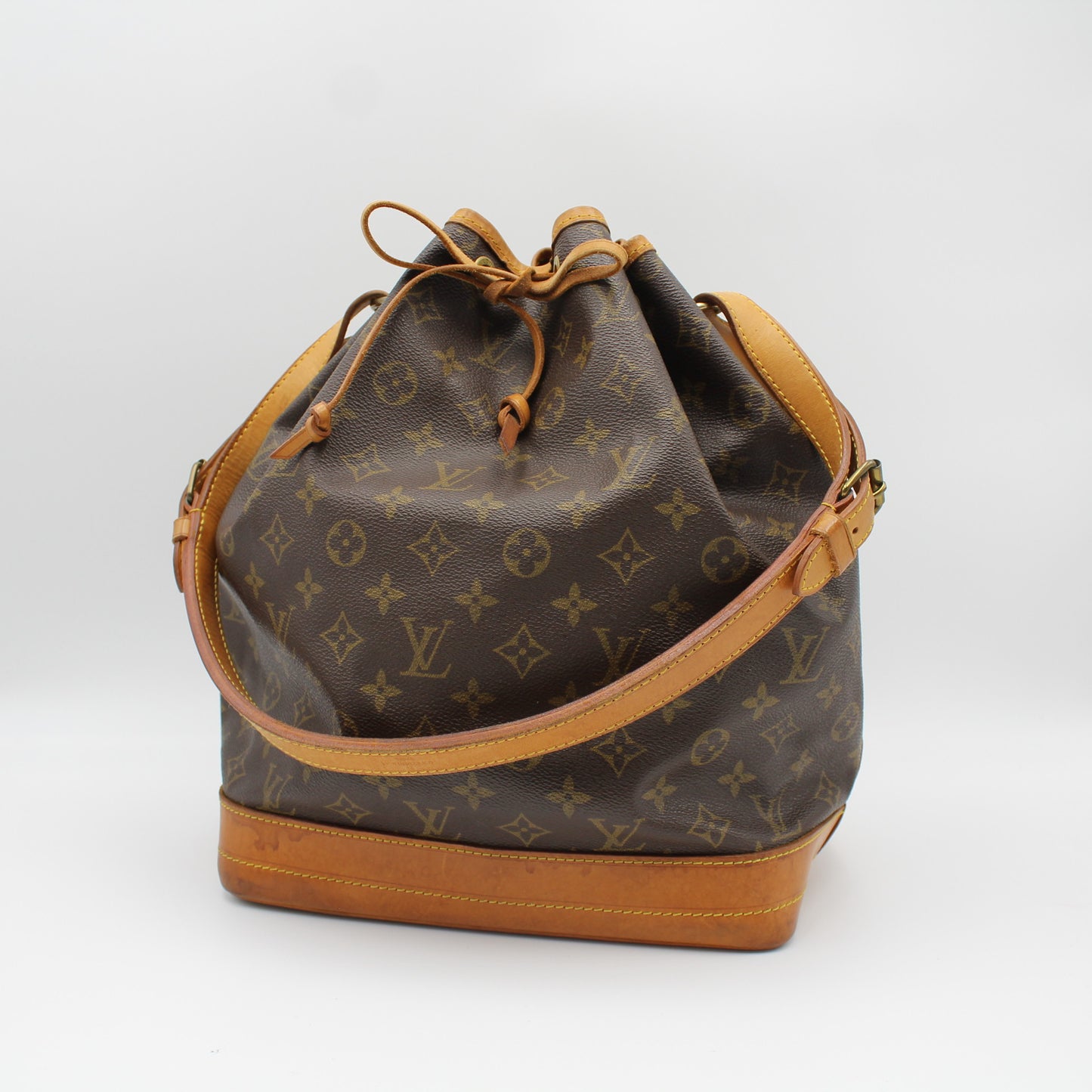 BORSA SECCHIELLO LOUIS VUITTON NOE MONOGRAM LB1654