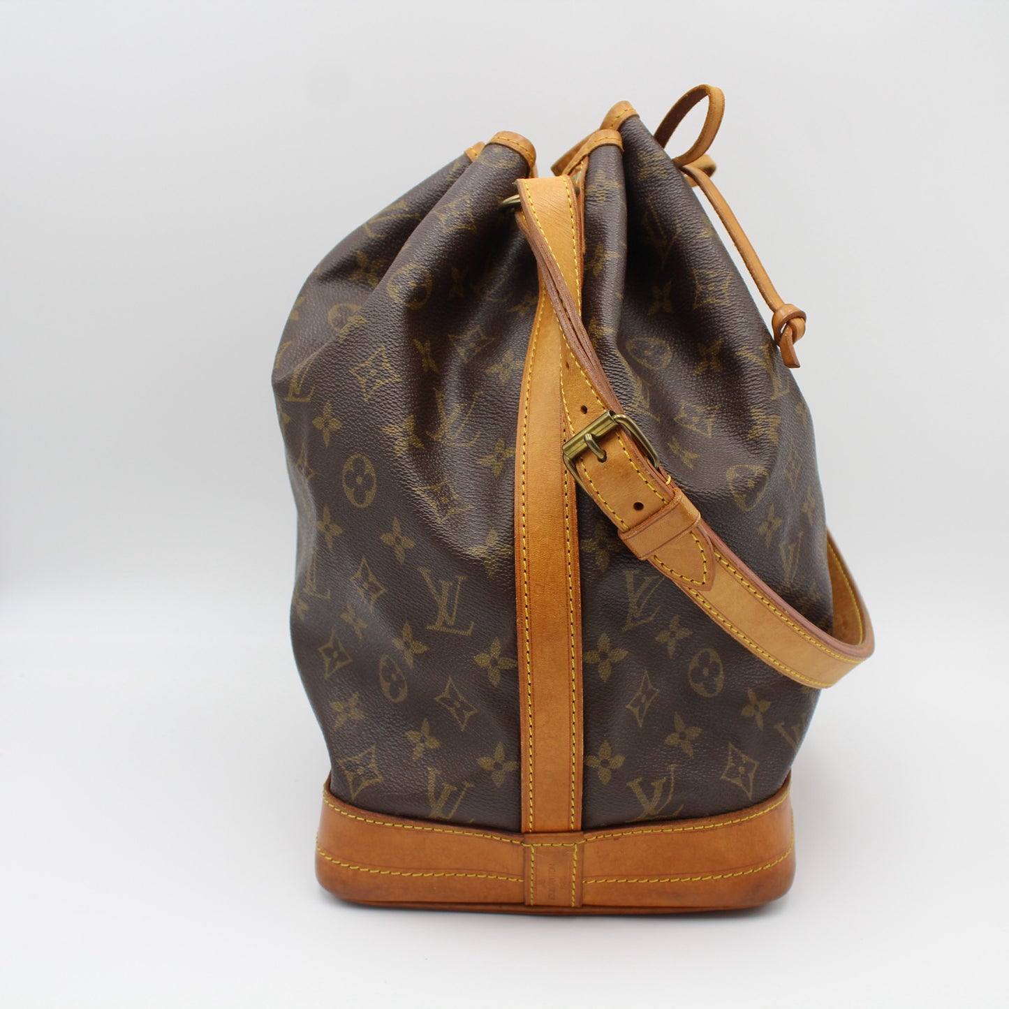 BORSA SECCHIELLO LOUIS VUITTON NOE MONOGRAM LB1654