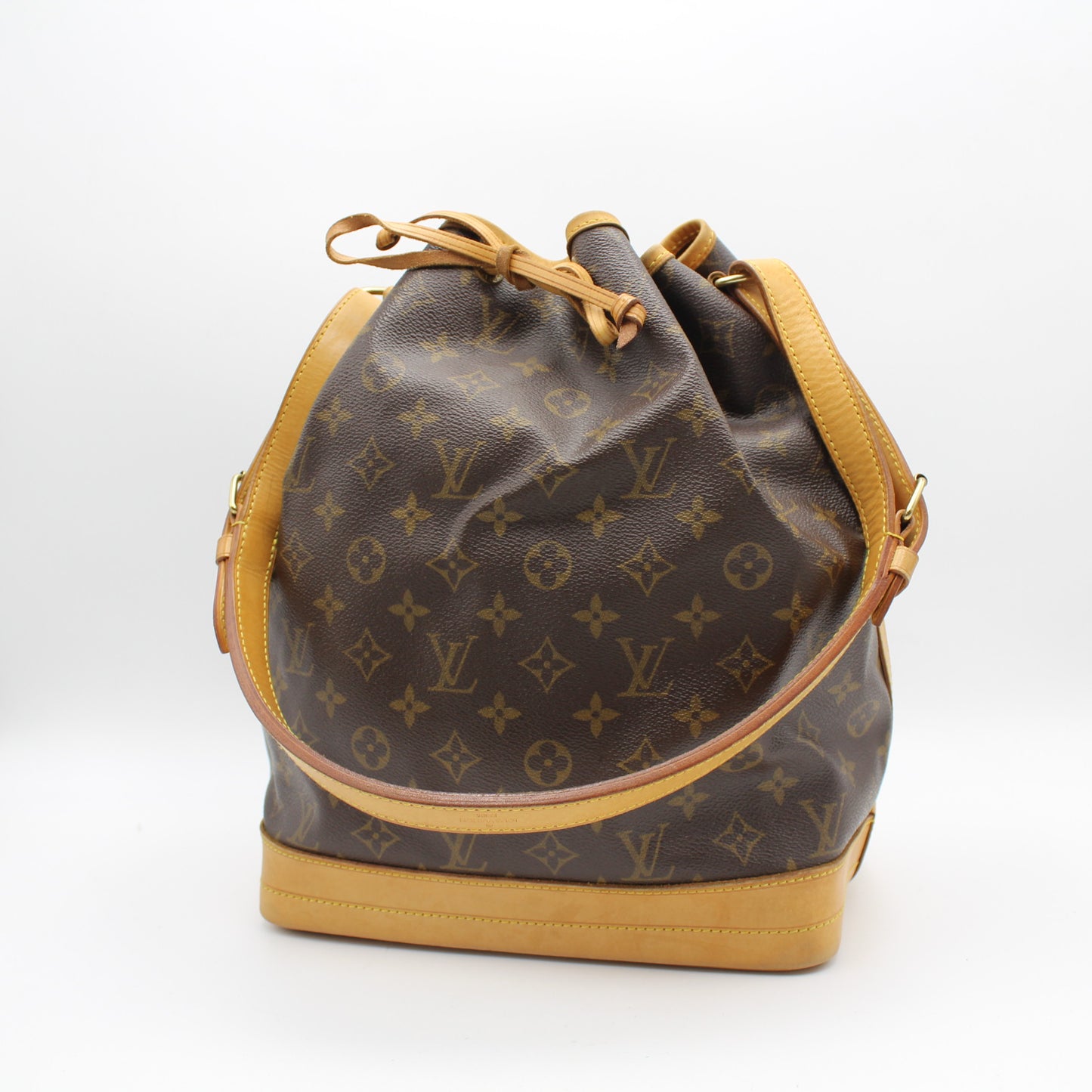 BORSA SECCHIELLO LOUIS VUITTON NOE MONOGRAM LB1717