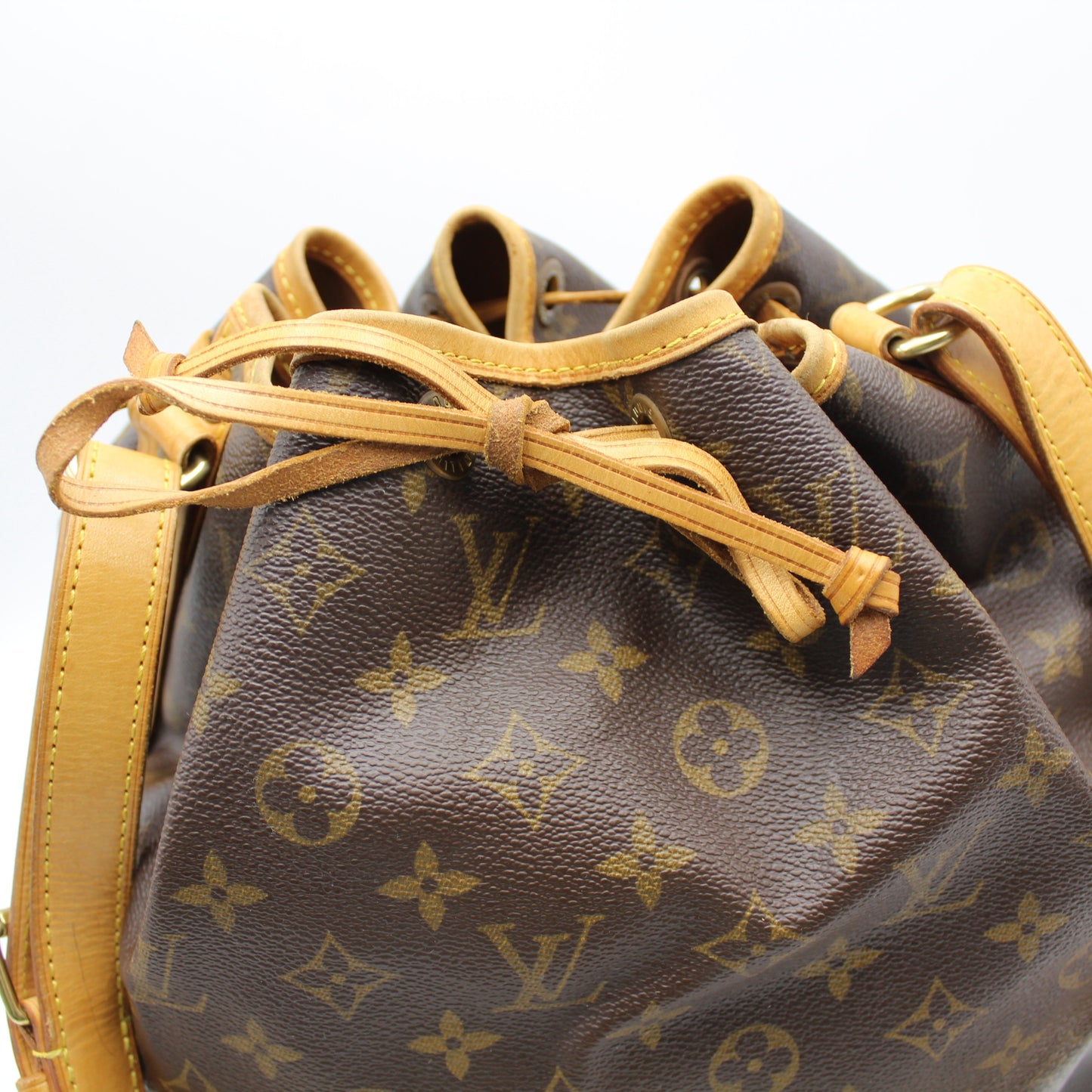 BORSA SECCHIELLO LOUIS VUITTON NOE MONOGRAM LB1717